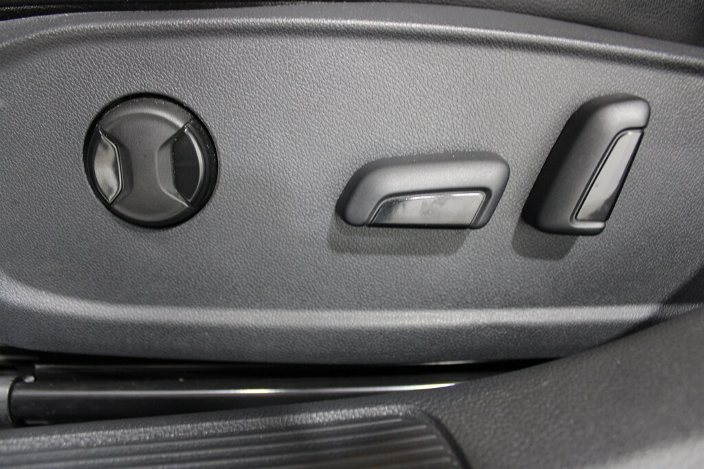 Used 2023 Volkswagen Jetta 1.5T SE 4dr Car