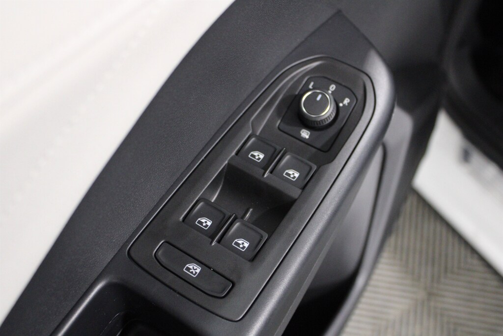 Used 2025 Volkswagen Taos 1.5T SEL Sport Utility