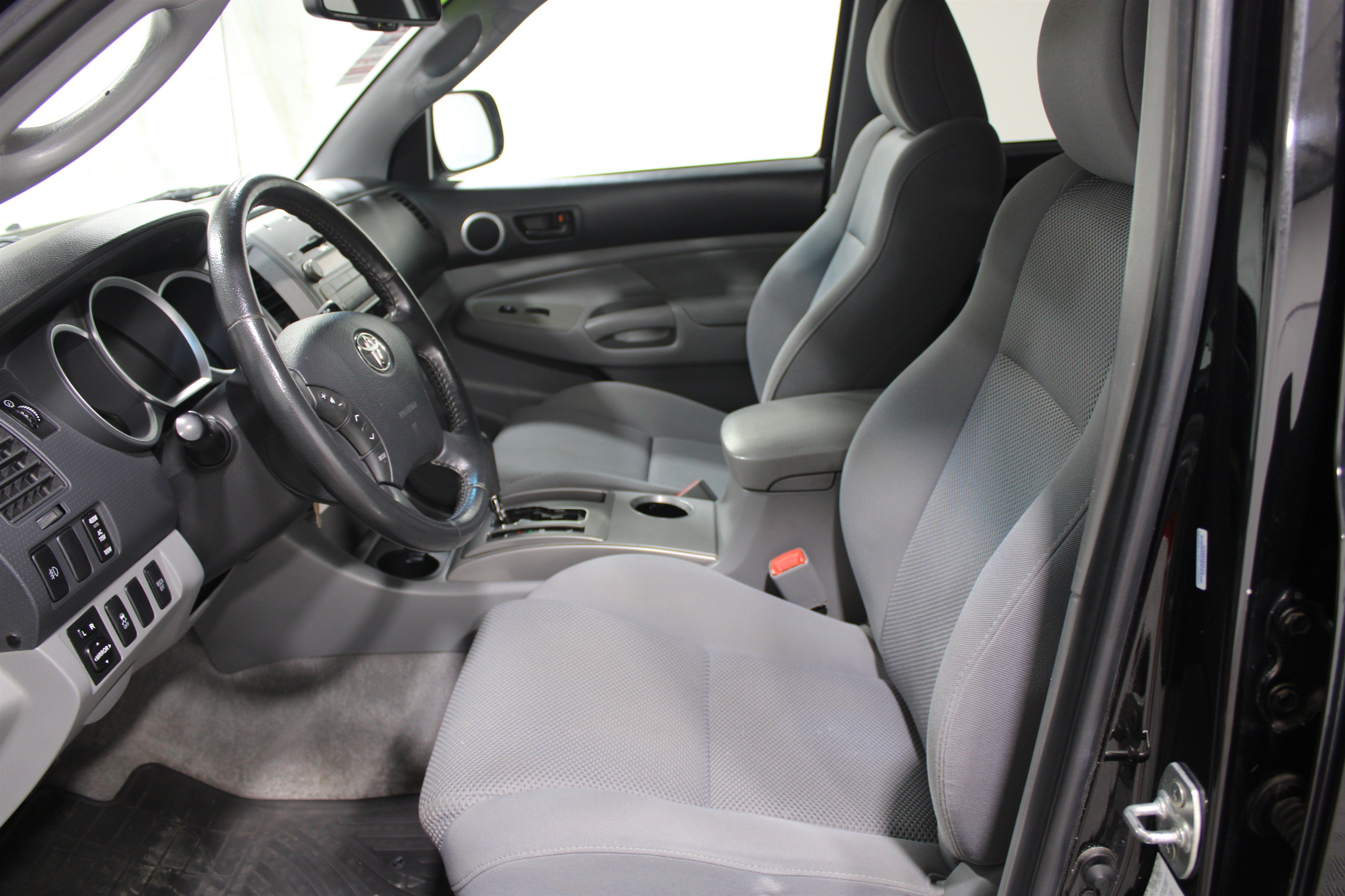 Used 2011 Toyota Tacoma Base V6 Crew Cab Pickup