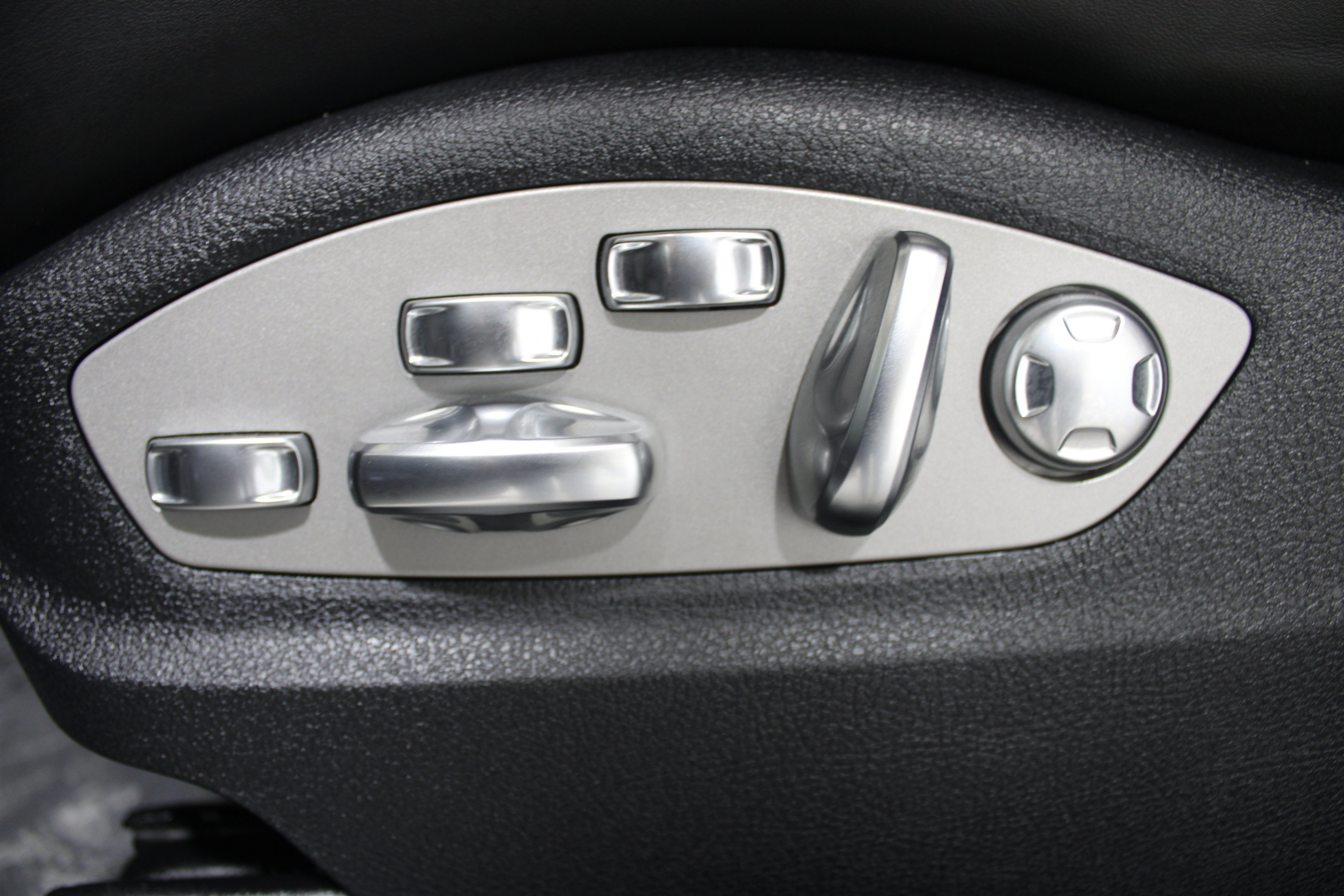 Used 2024 Porsche Macan Sport Utility
