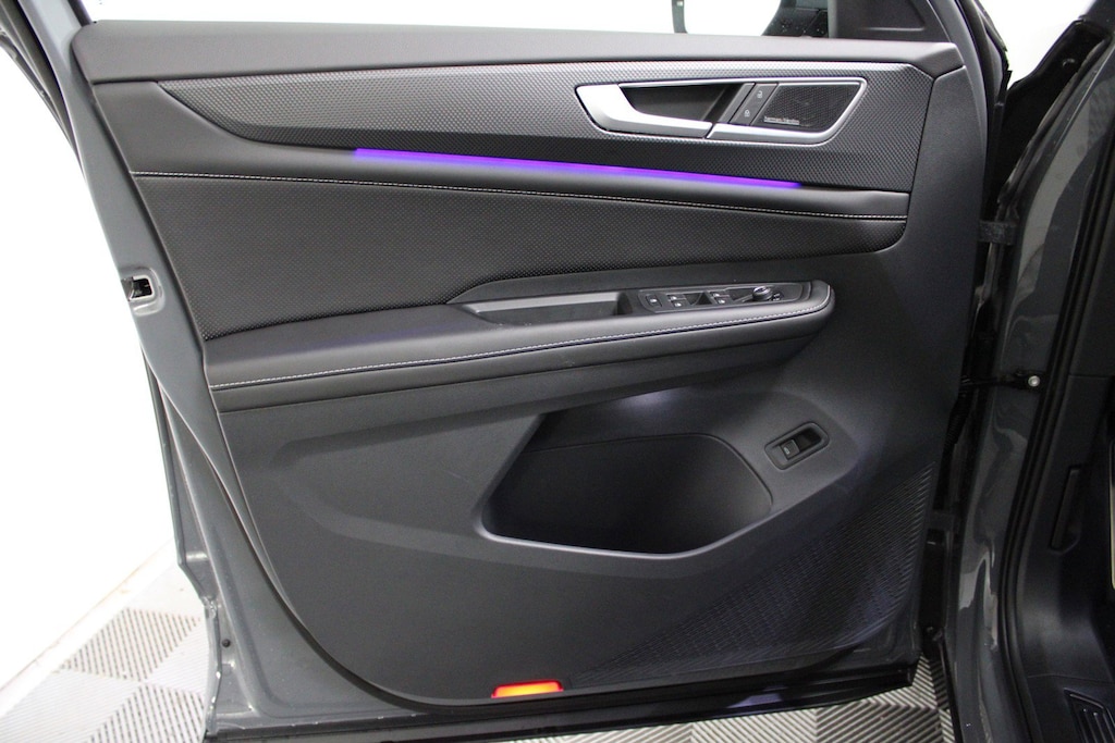 New 2024 Volkswagen Atlas Cross Sport 2.0T SEL Premium R-Line SUV