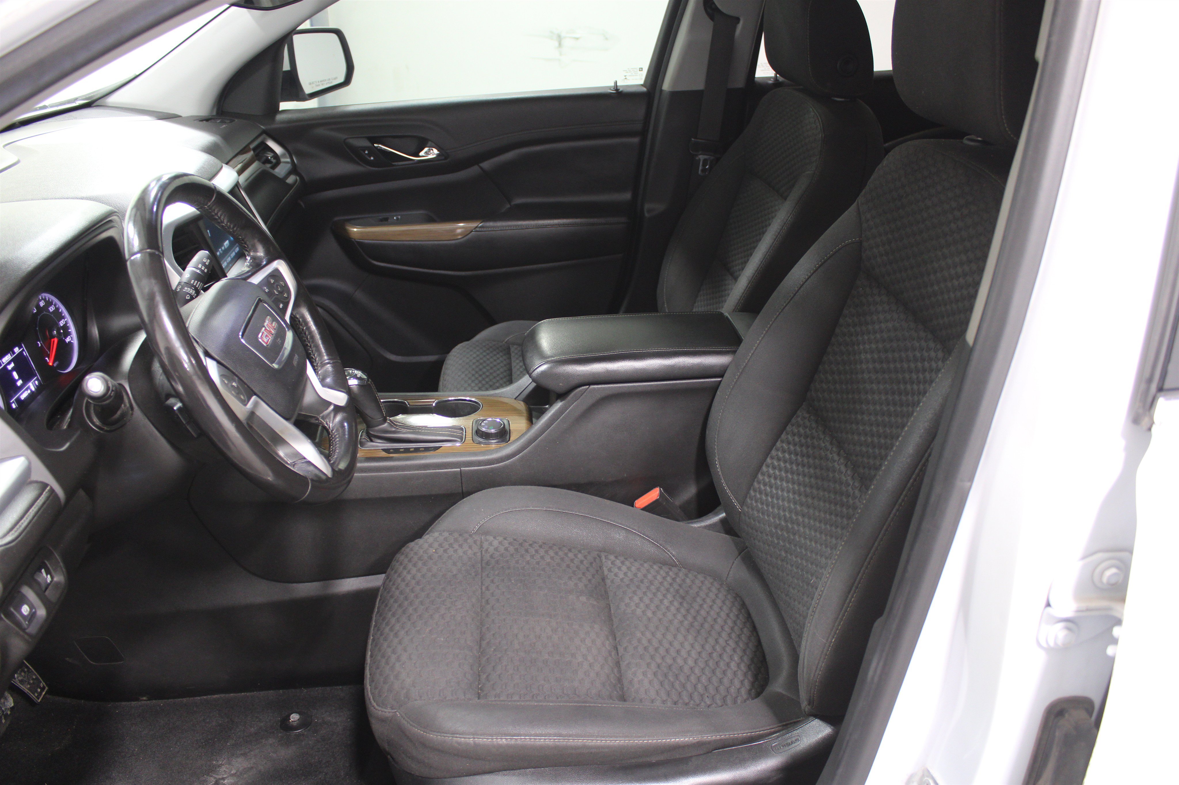 Used 2019 GMC Acadia SLE-2 Sport Utility