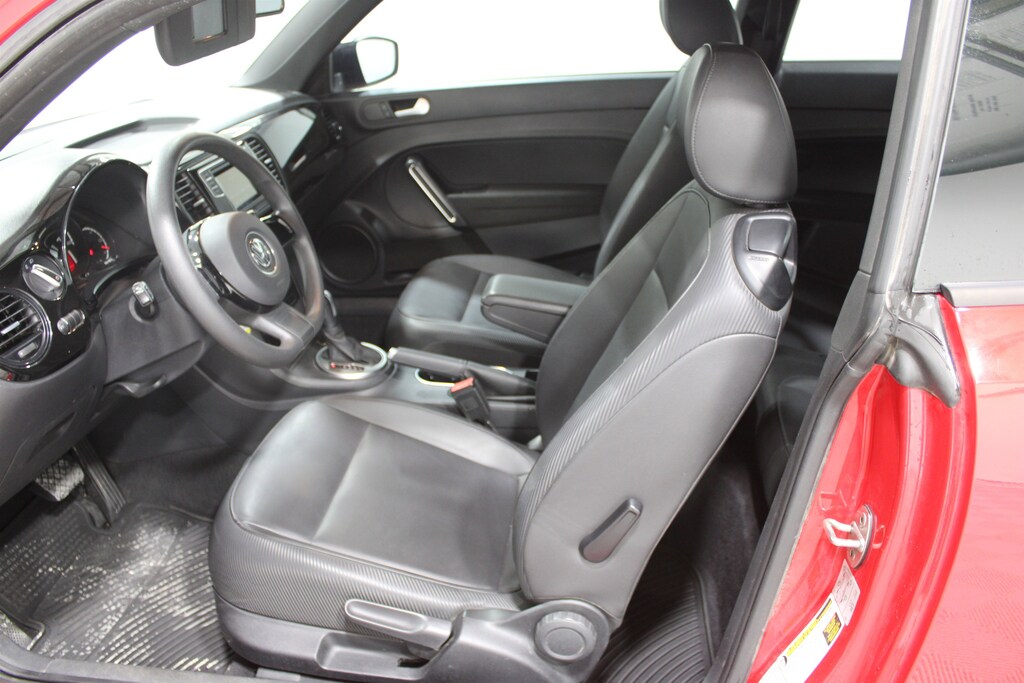 Used 2016 Volkswagen Beetle 1.8T Classic Hatchback