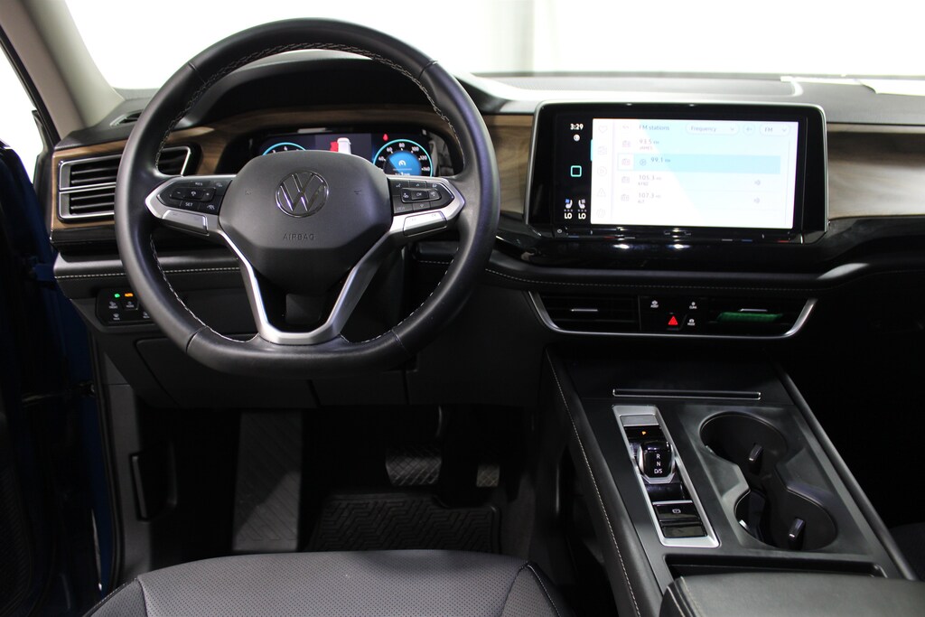Used 2025 Volkswagen Atlas 2.0T SE Sport Utility
