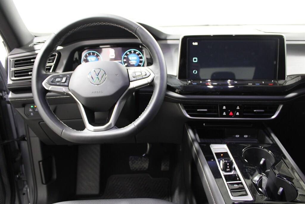 Used 2025 Volkswagen Atlas Cross Sport 2.0T SE w/Technology Sport Utility