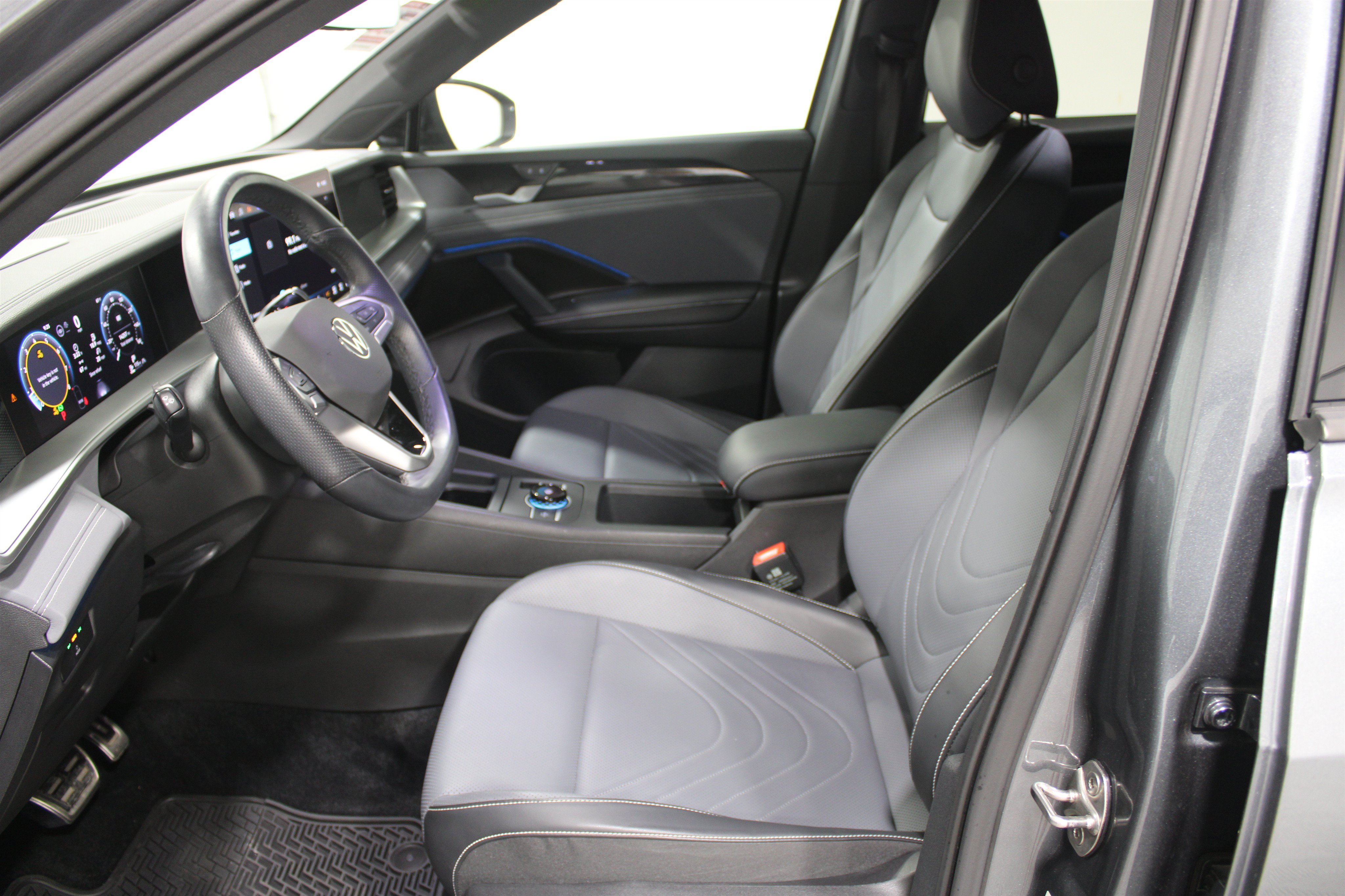 Used 2025 Volkswagen Tiguan 2.0T SE R-Line Black Sport Utility