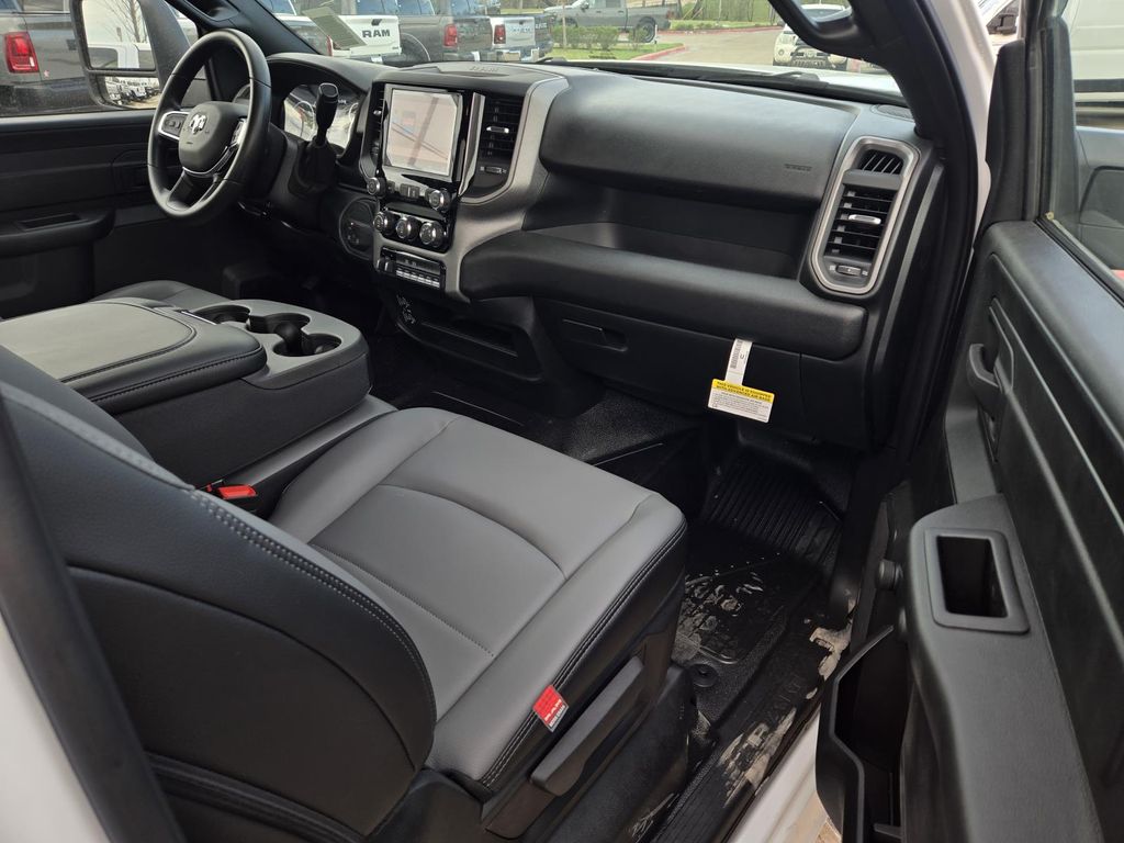 2026 RAM 3500 Chassis Tradesman - Photo 12