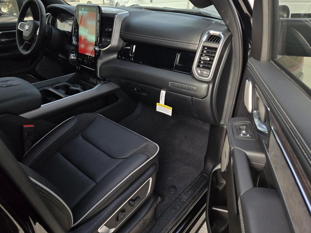 2026 RAM 1500 Laramie - Photo 9