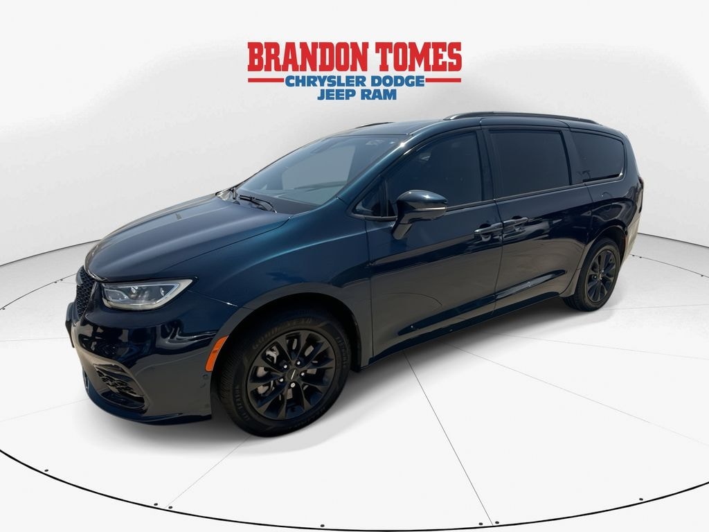 Used 2021 Chrysler Pacifica Limited Van Passenger Van