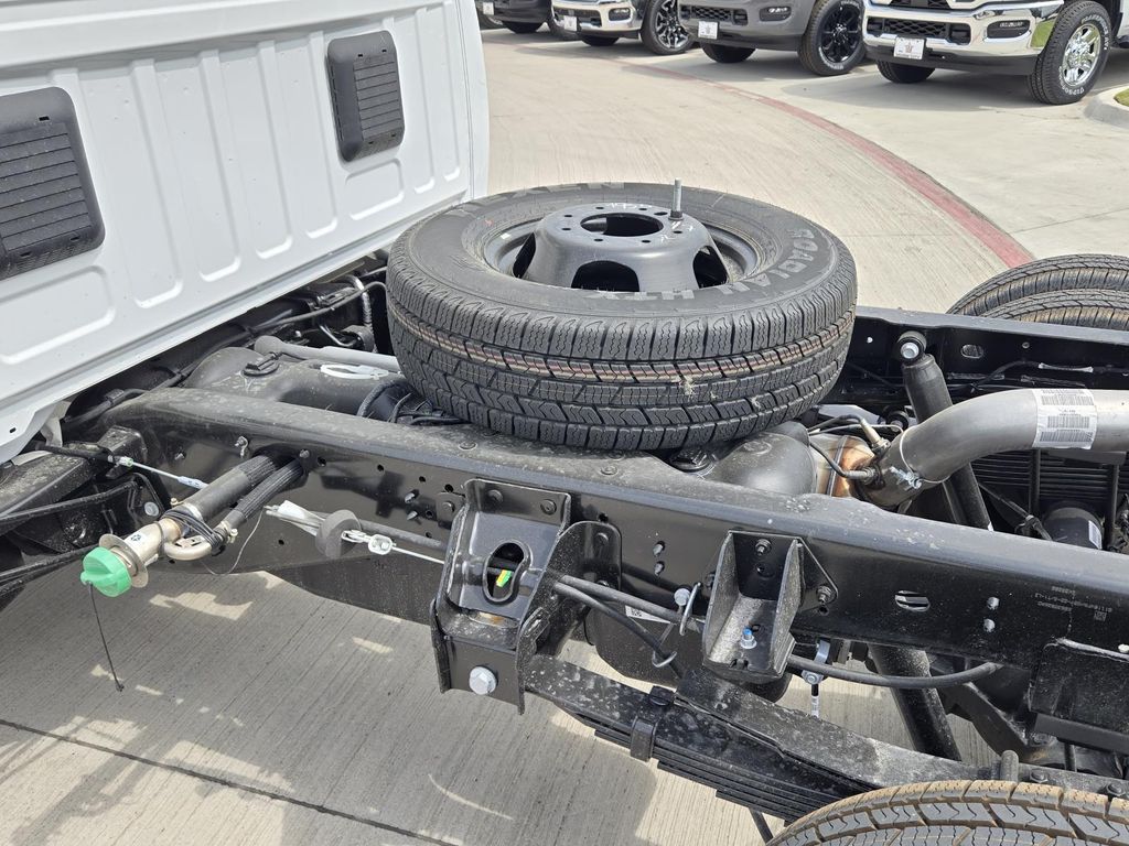 2026 RAM 3500 Chassis Tradesman - Photo 6