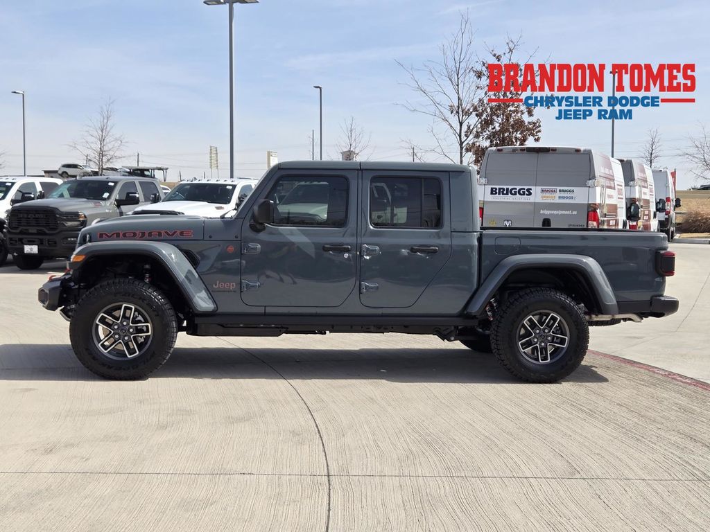 2026 Jeep Gladiator Mojave Auto's photo