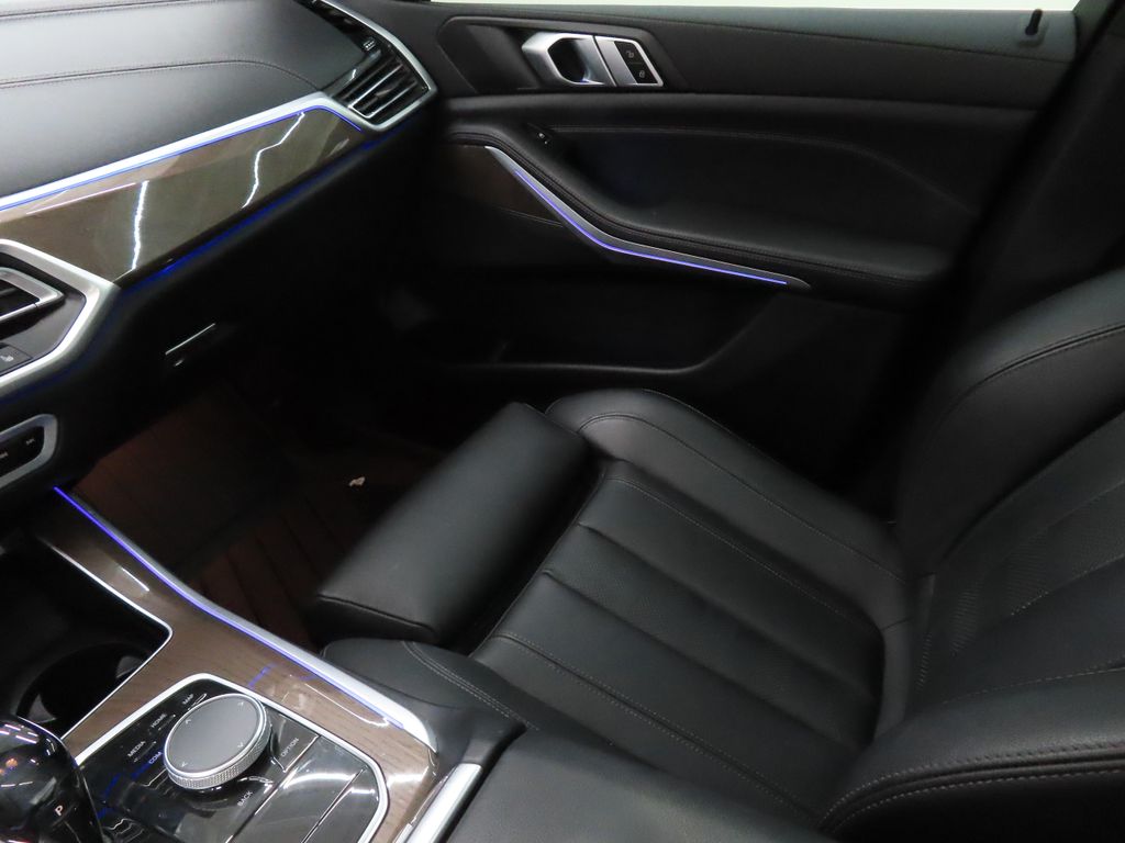 2021 BMW X5 40i - Photo 19