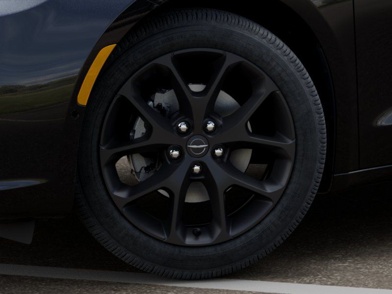 2026 Chrysler Pacifica Limited - Photo 8