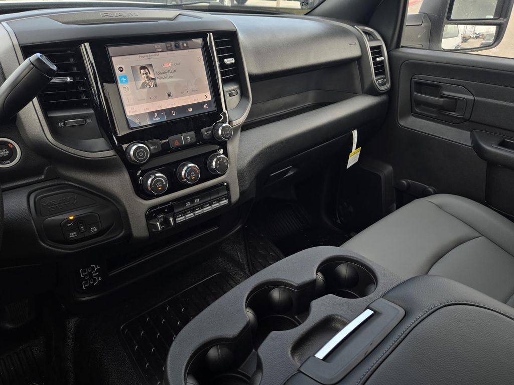 2026 RAM 3500 Chassis Tradesman - Photo 18