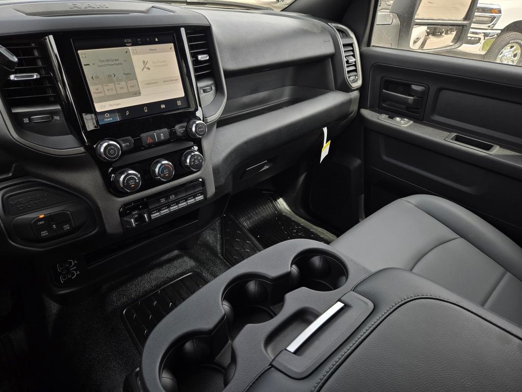 2026 RAM 3500 Chassis Tradesman - Photo 18