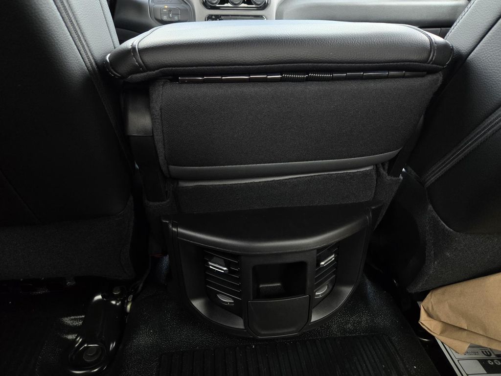 2026 RAM 3500 Chassis Tradesman - Photo 14