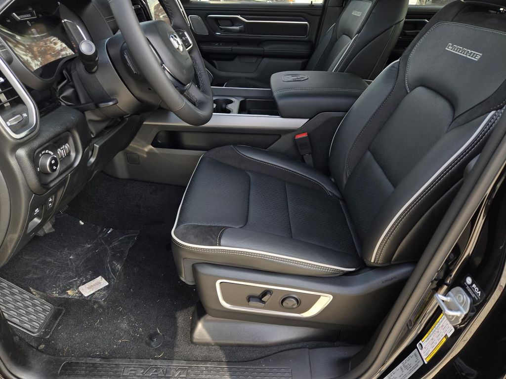 2026 RAM 1500 Laramie - Photo 17