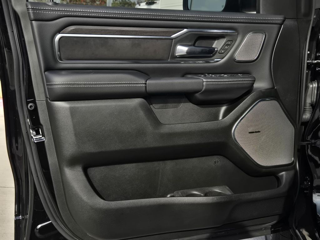 2026 RAM 1500 Laramie - Photo 16
