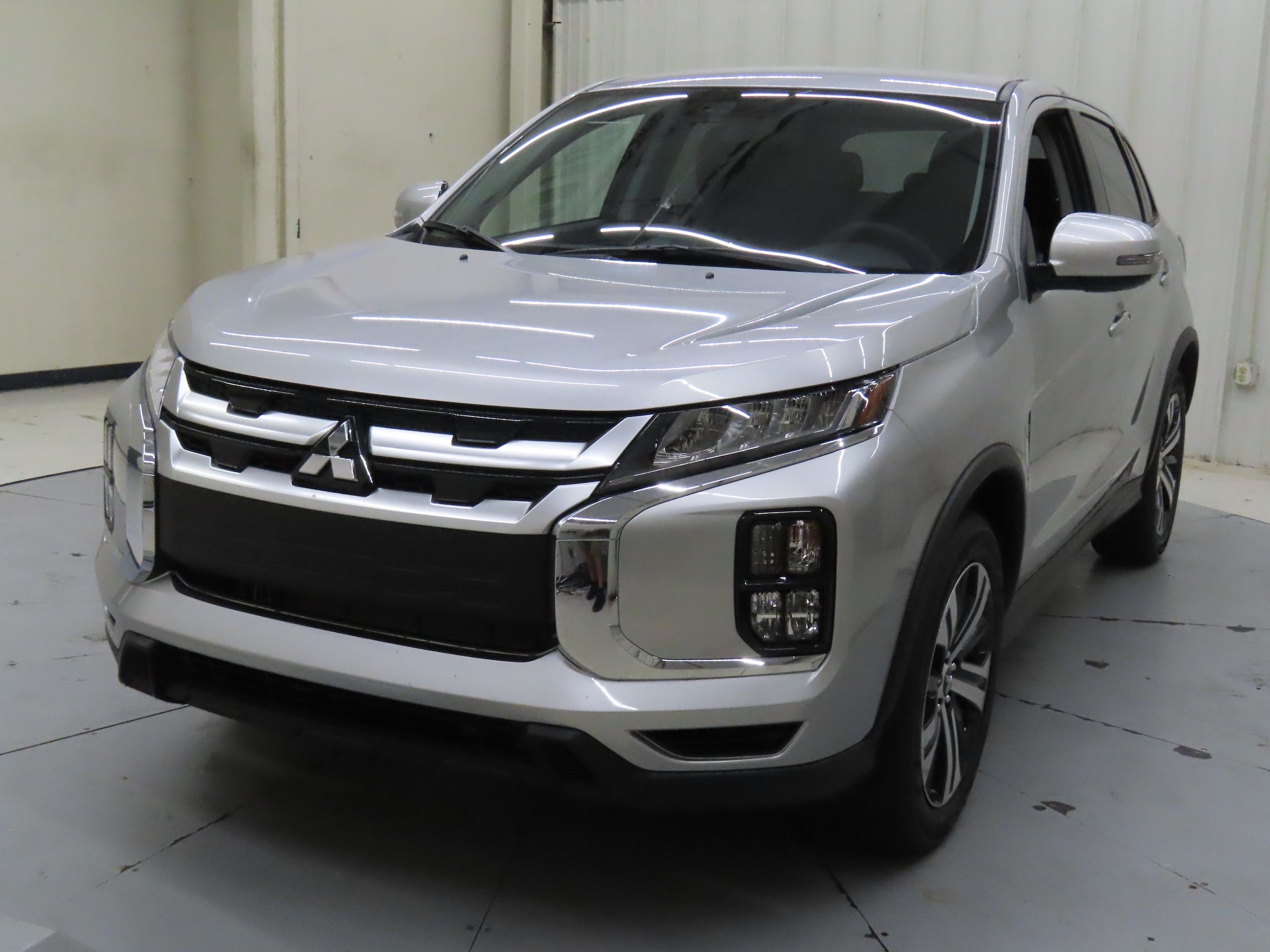 2025 Mitsubishi Outlander Sport SE - Photo 8