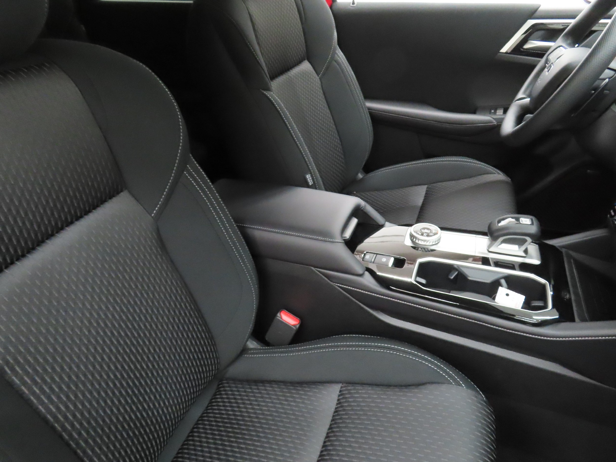 2026 Mitsubishi Outlander ES - Photo 26