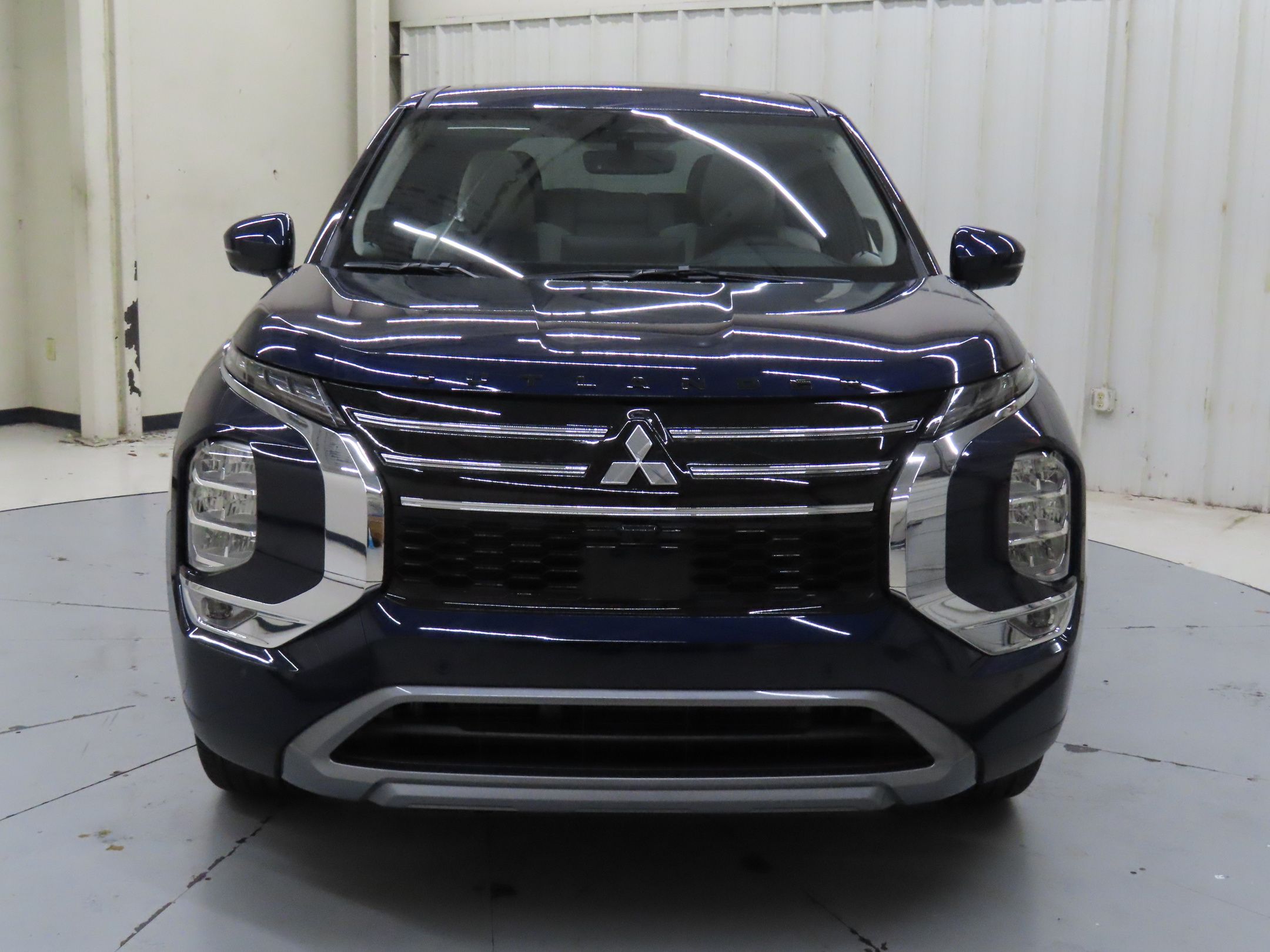 2025 Mitsubishi Outlander SE - Photo 9