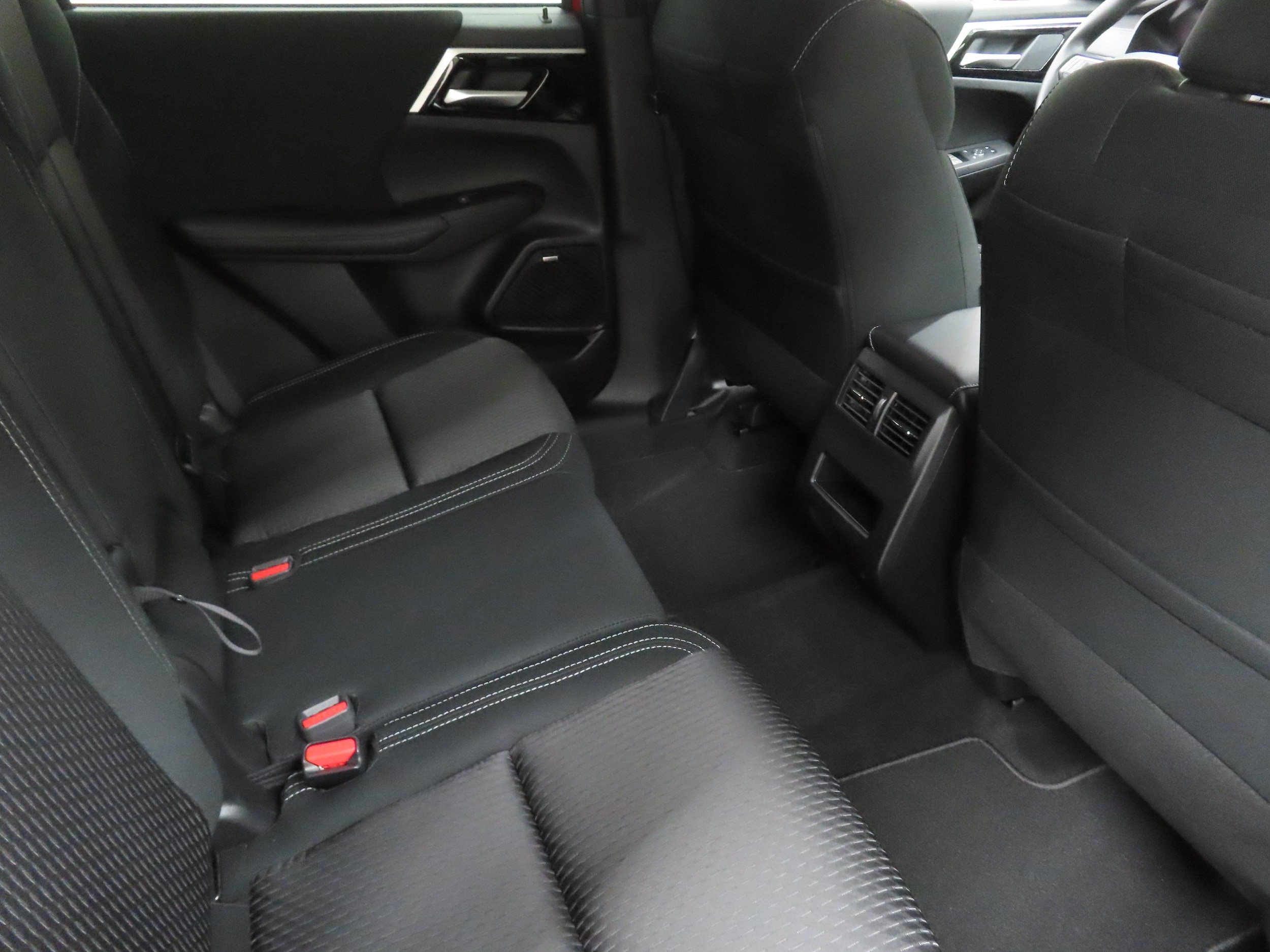 2026 Mitsubishi Outlander ES - Photo 24