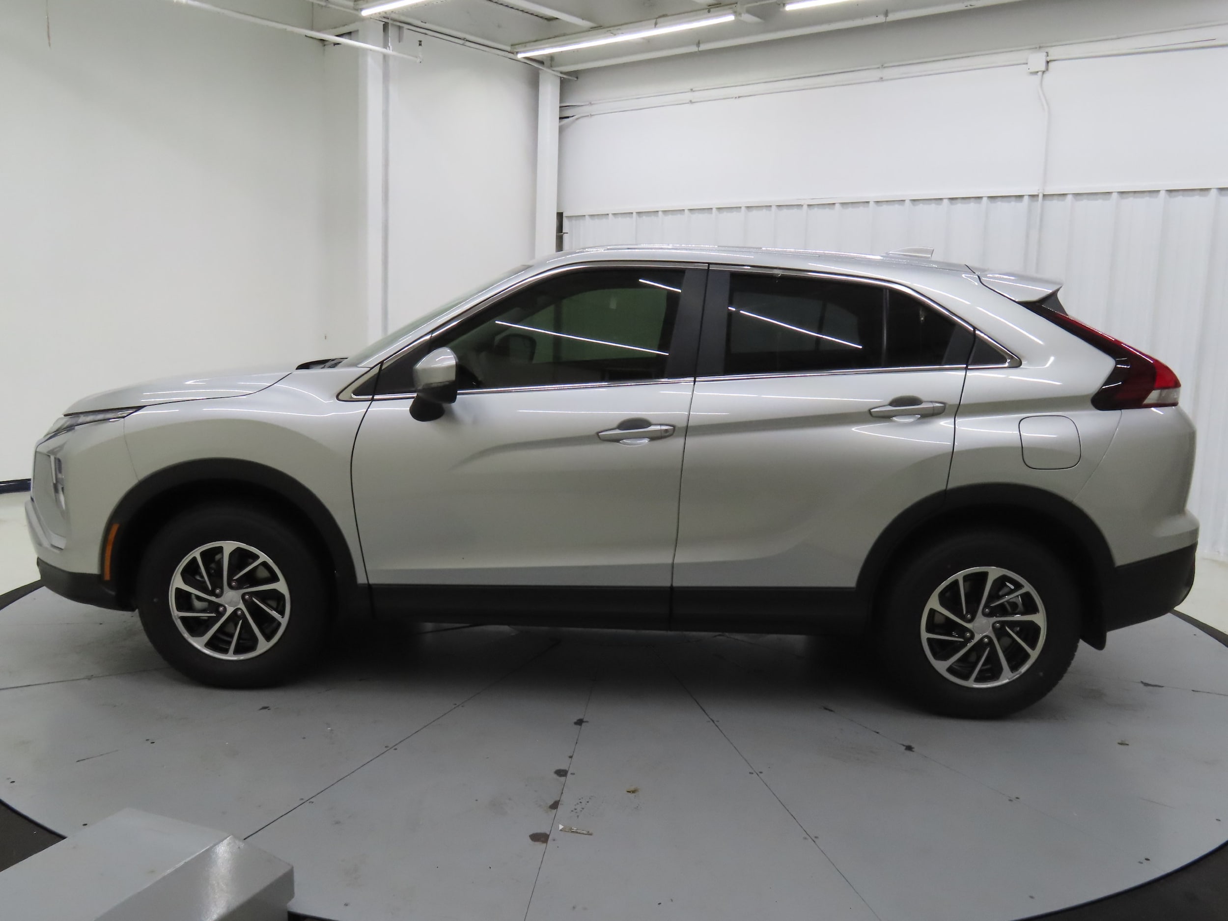 2026 Mitsubishi Eclipse Cross ES - Photo 7