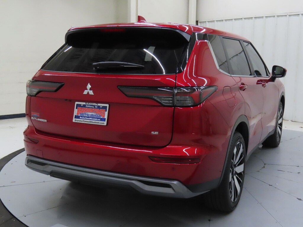 Used 2025 Mitsubishi Outlander SE SUV