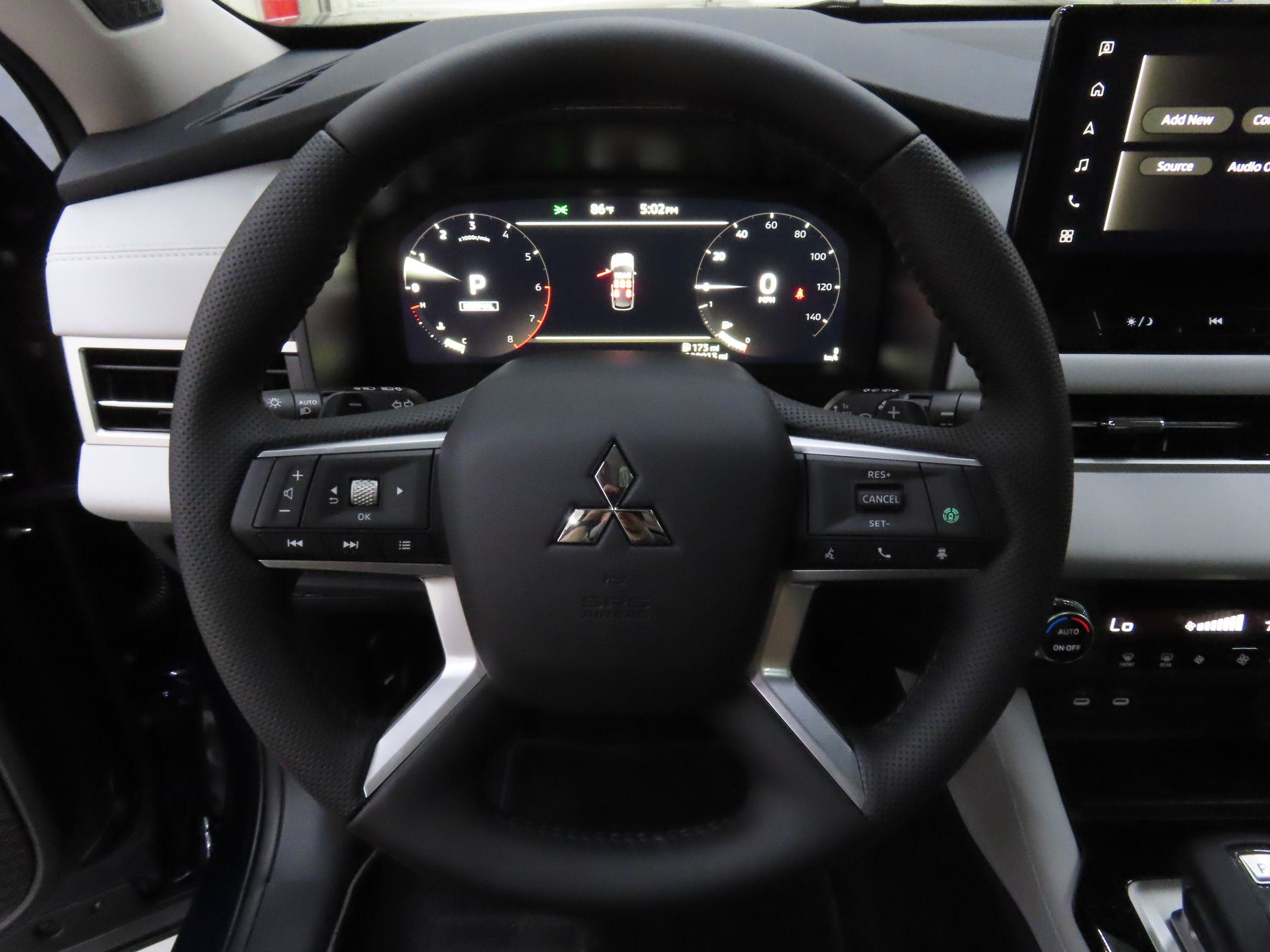 2025 Mitsubishi Outlander SE - Photo 15
