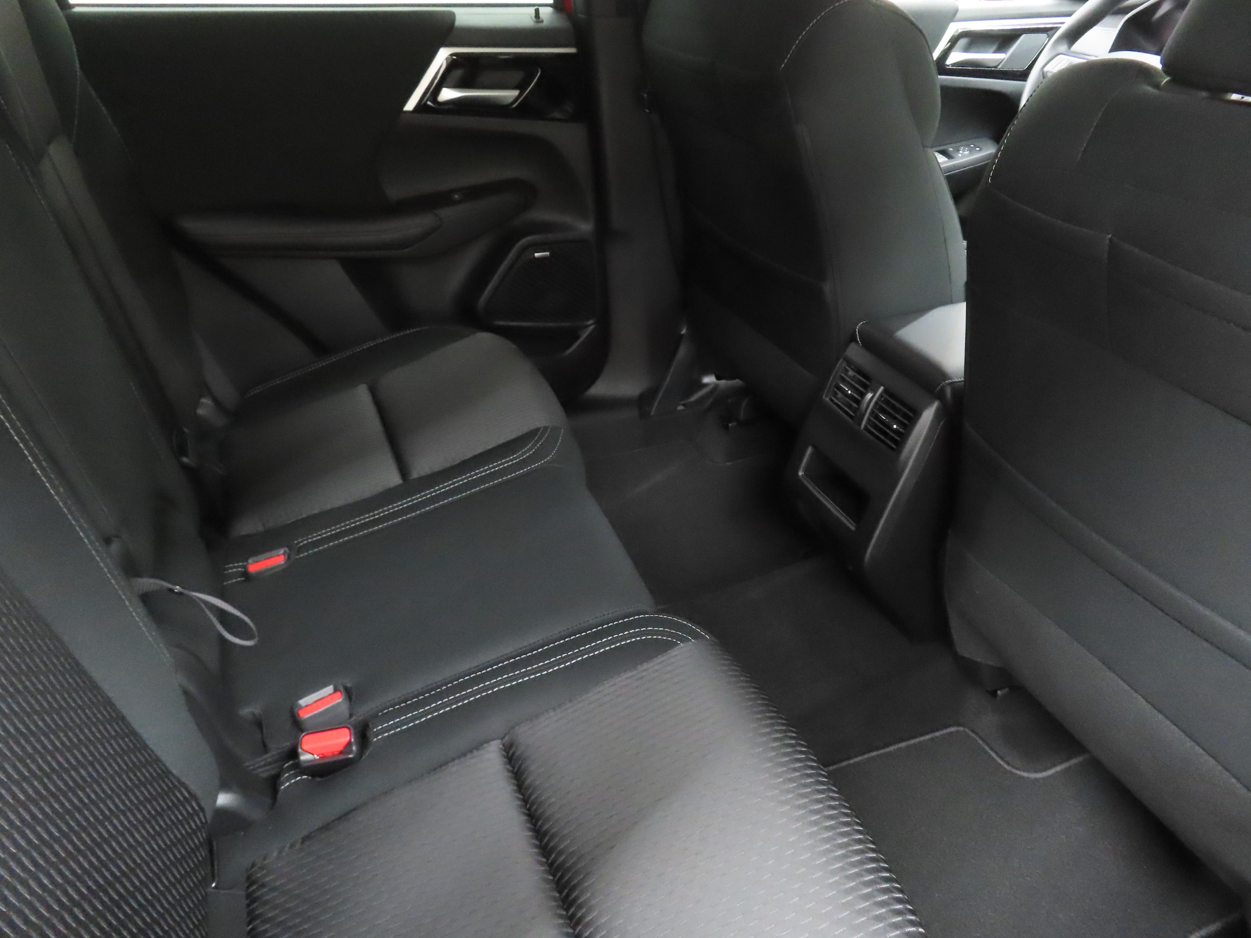 2026 Mitsubishi Outlander ES - Photo 24