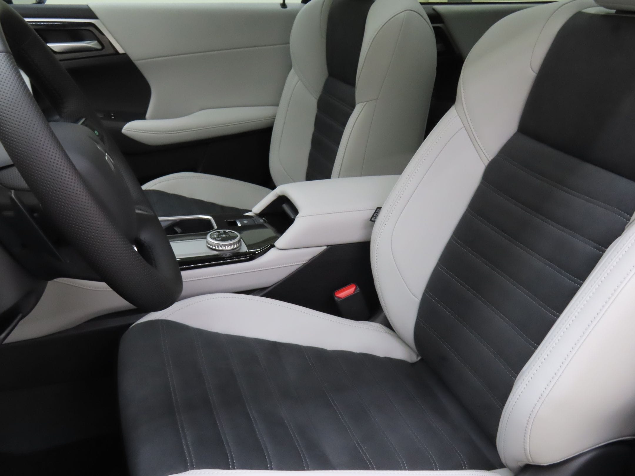 2025 Mitsubishi Outlander SE - Photo 11