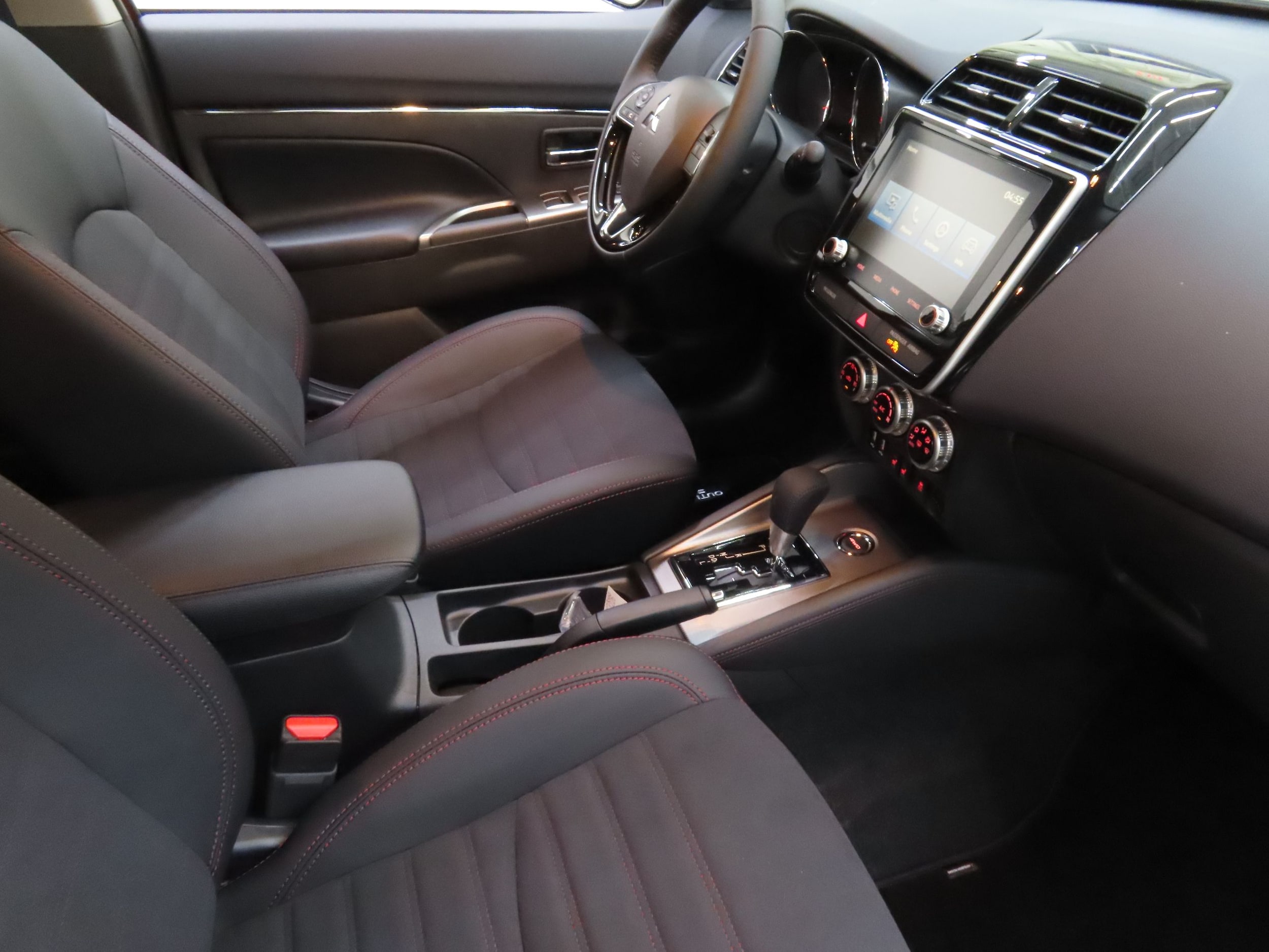 2025 Mitsubishi Outlander Sport SE - Photo 24