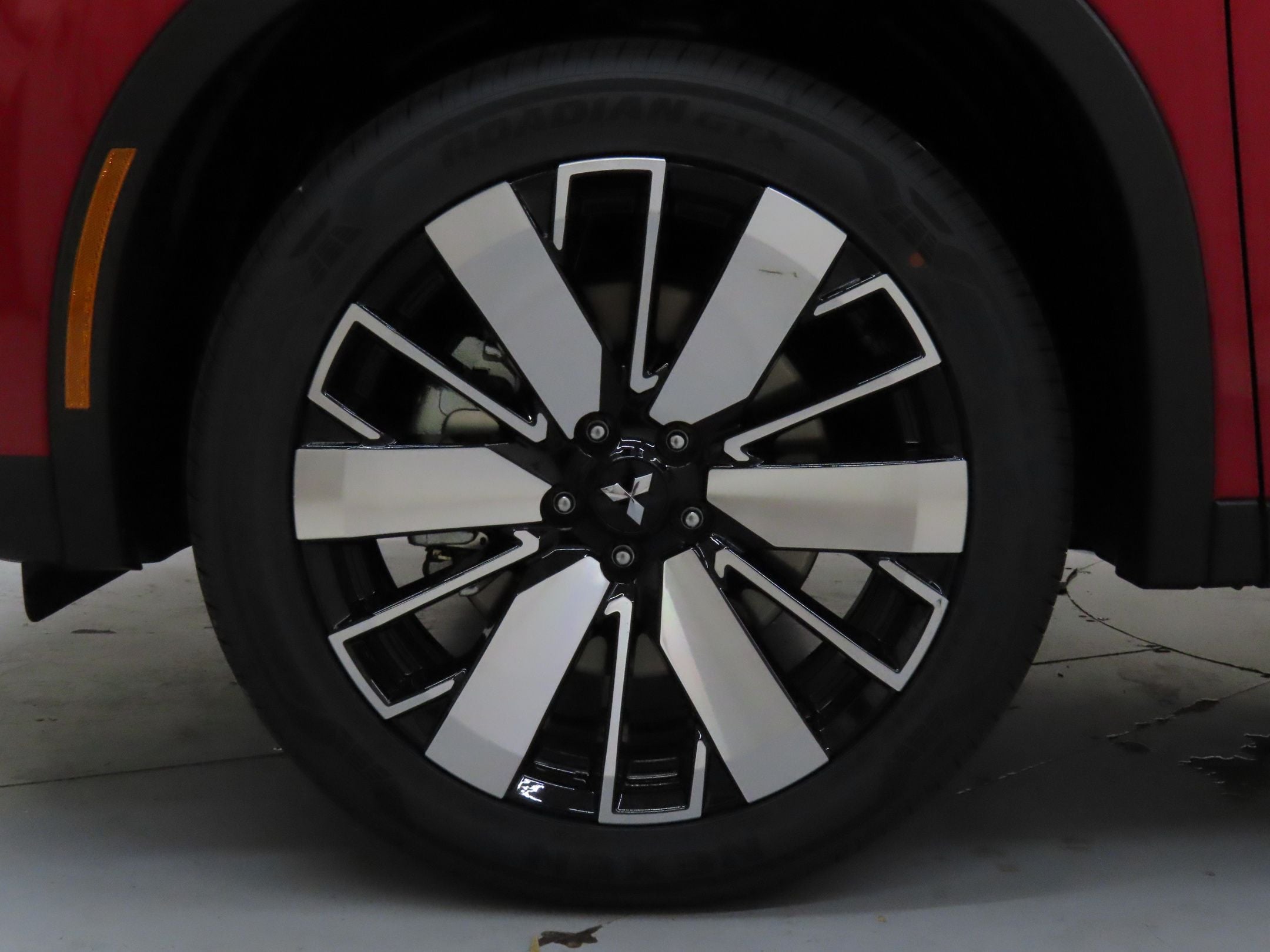 2025 Mitsubishi Outlander SE - Photo 28