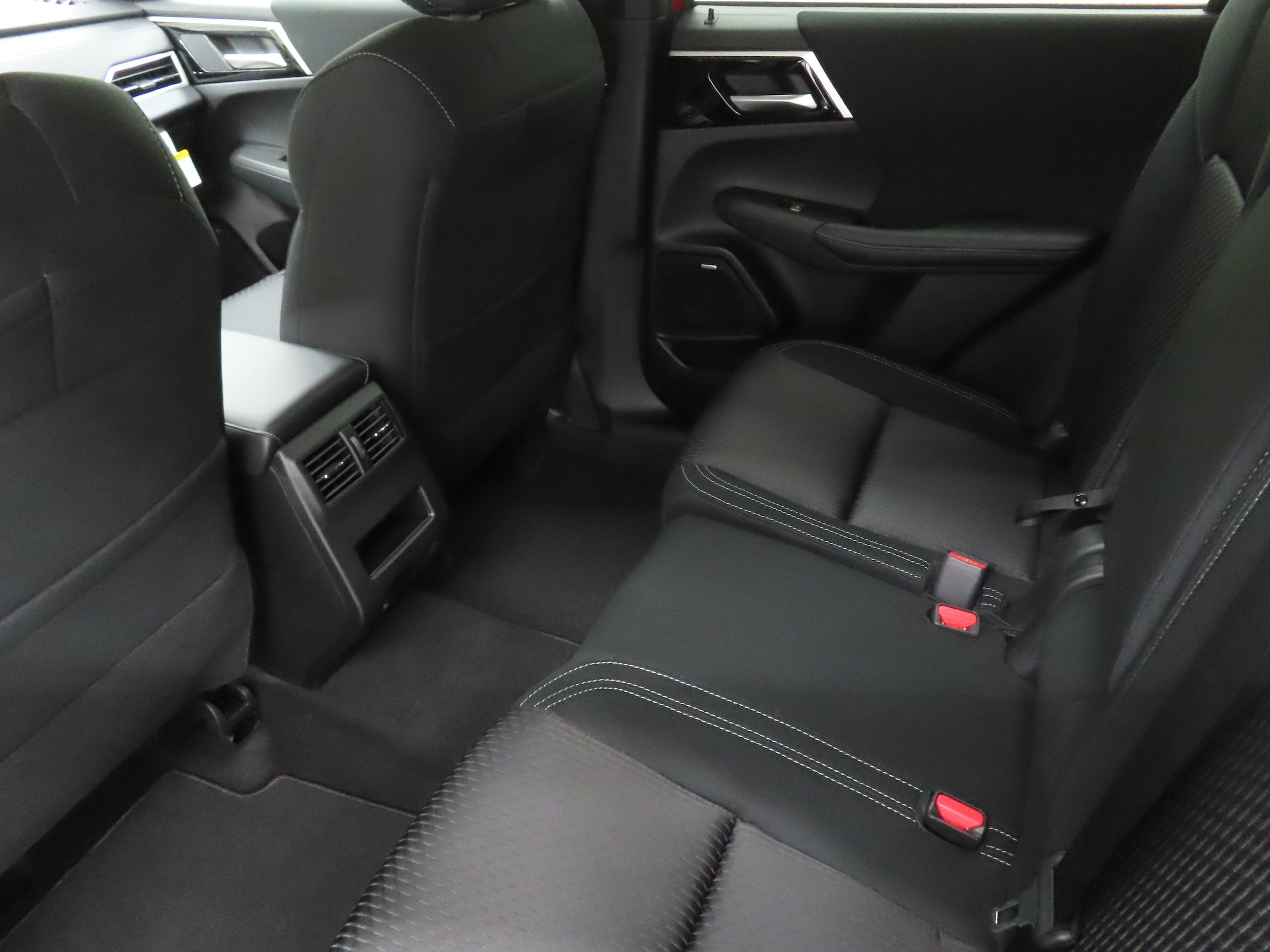 2026 Mitsubishi Outlander ES - Photo 22