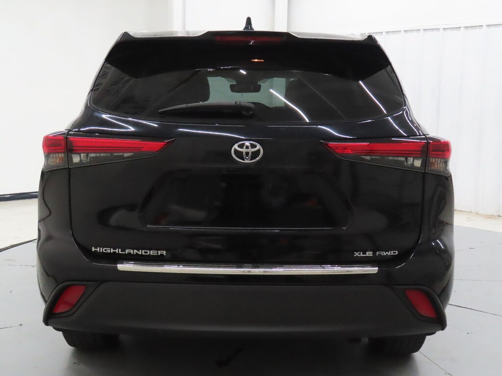 Used 2022 Toyota Highlander XLE SUV