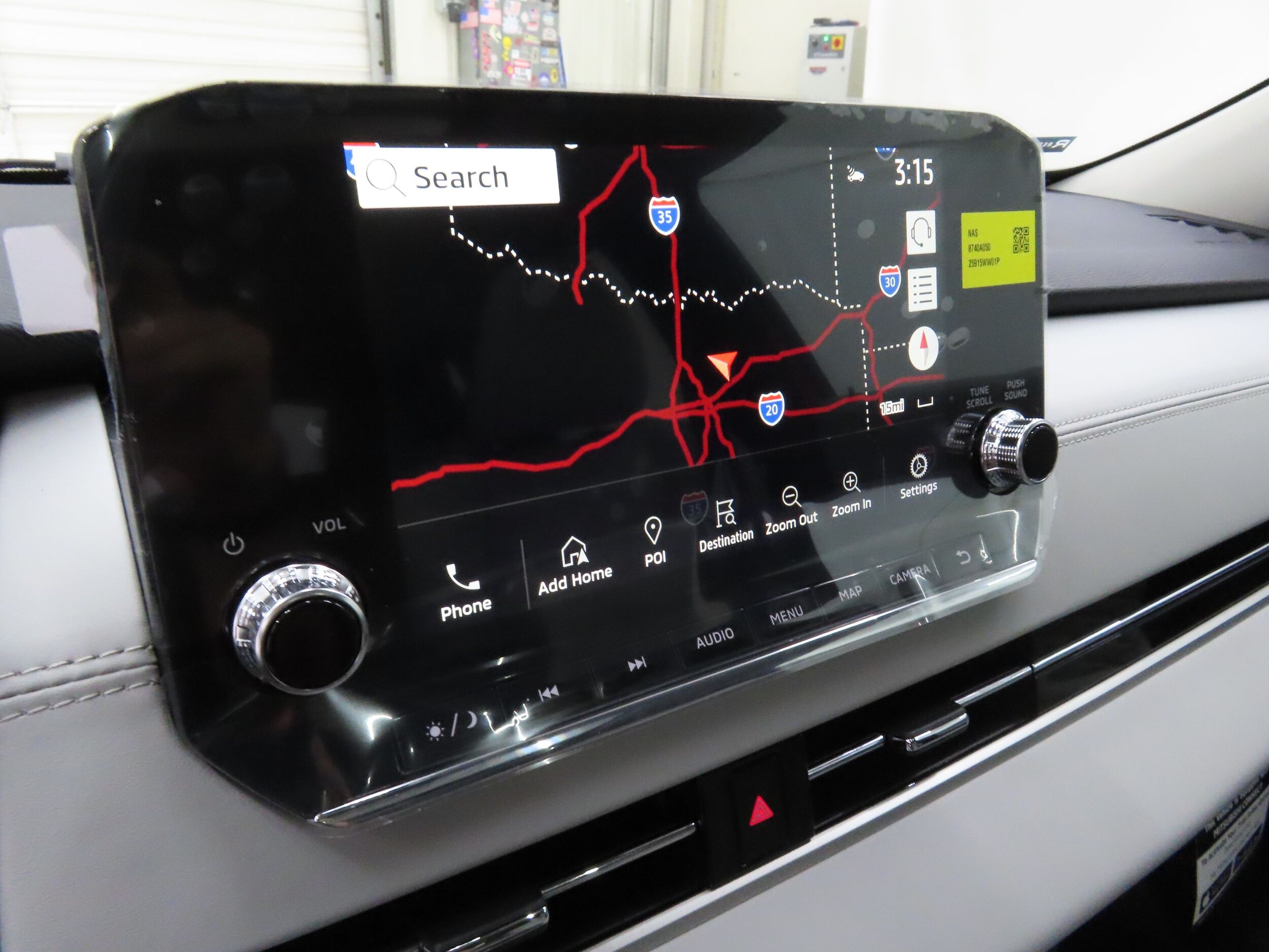 2025 Mitsubishi Outlander Plug-in Hybrid SEL - Photo 19