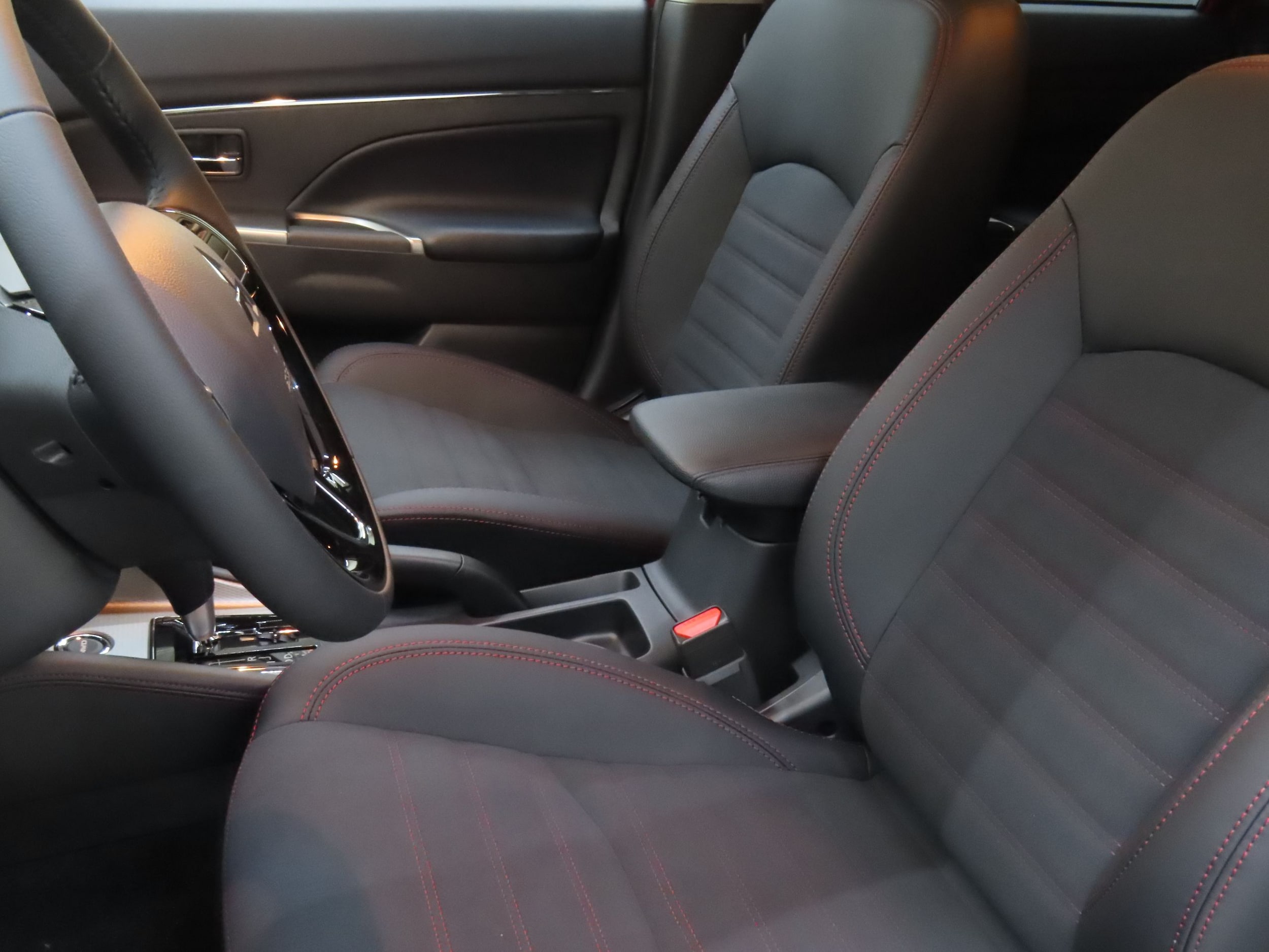 2025 Mitsubishi Outlander Sport SE - Photo 11