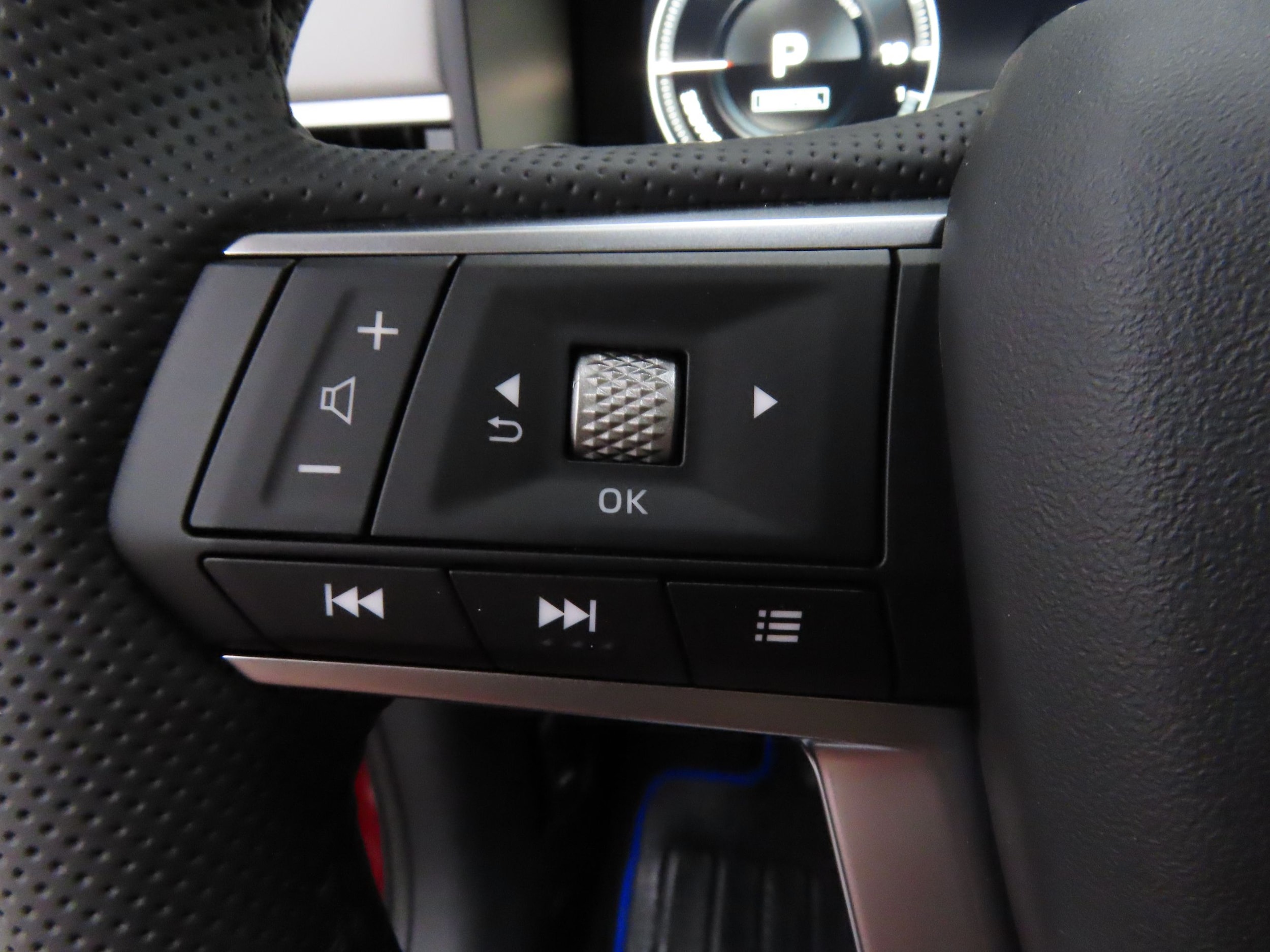 2025 Mitsubishi Outlander Plug-in Hybrid SEL - Photo 13