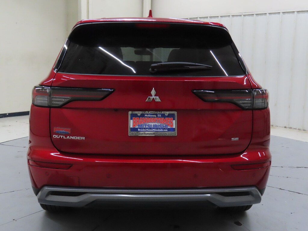 Used 2025 Mitsubishi Outlander SE SUV