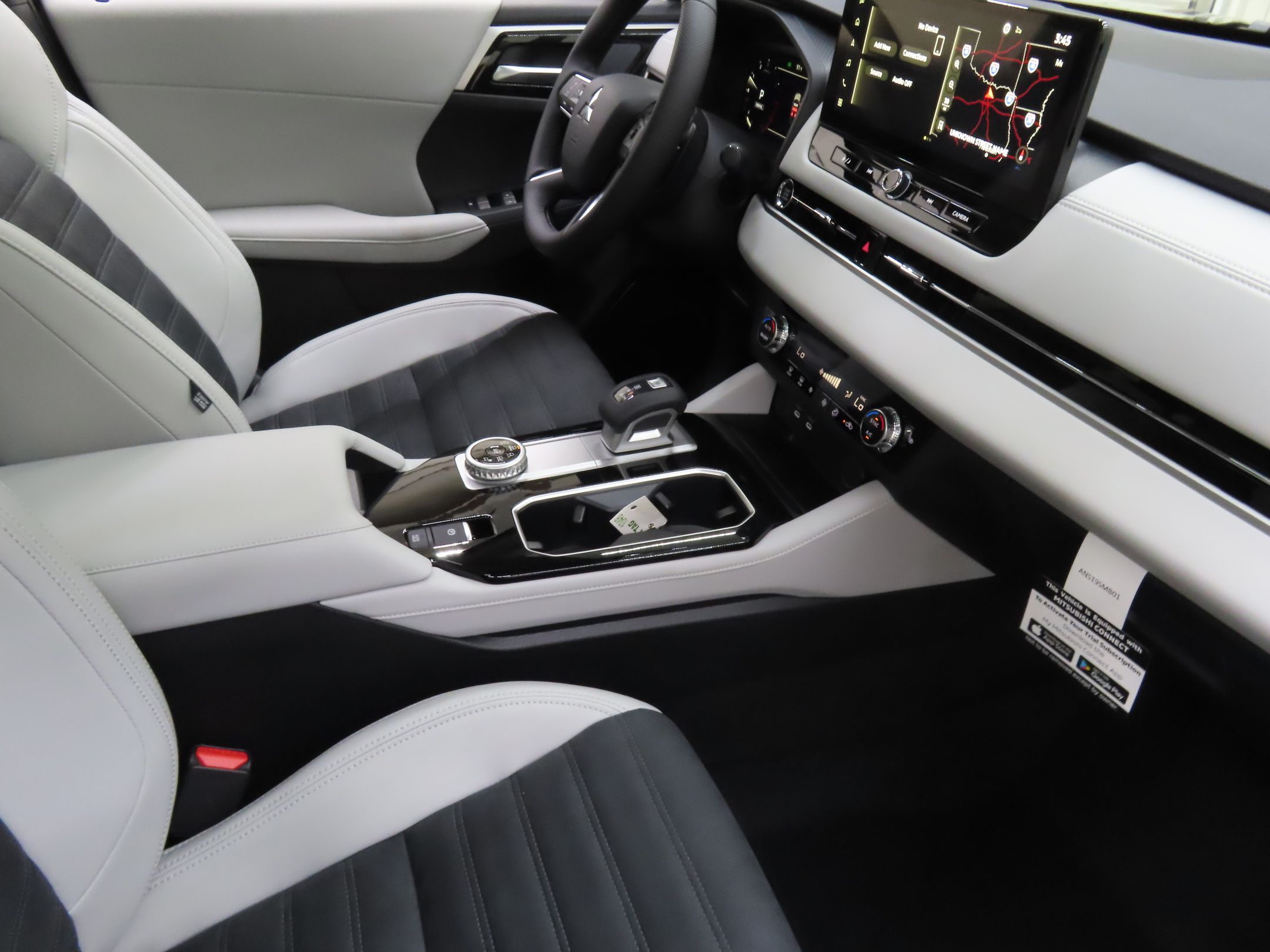 2025 Mitsubishi Outlander SE - Photo 26