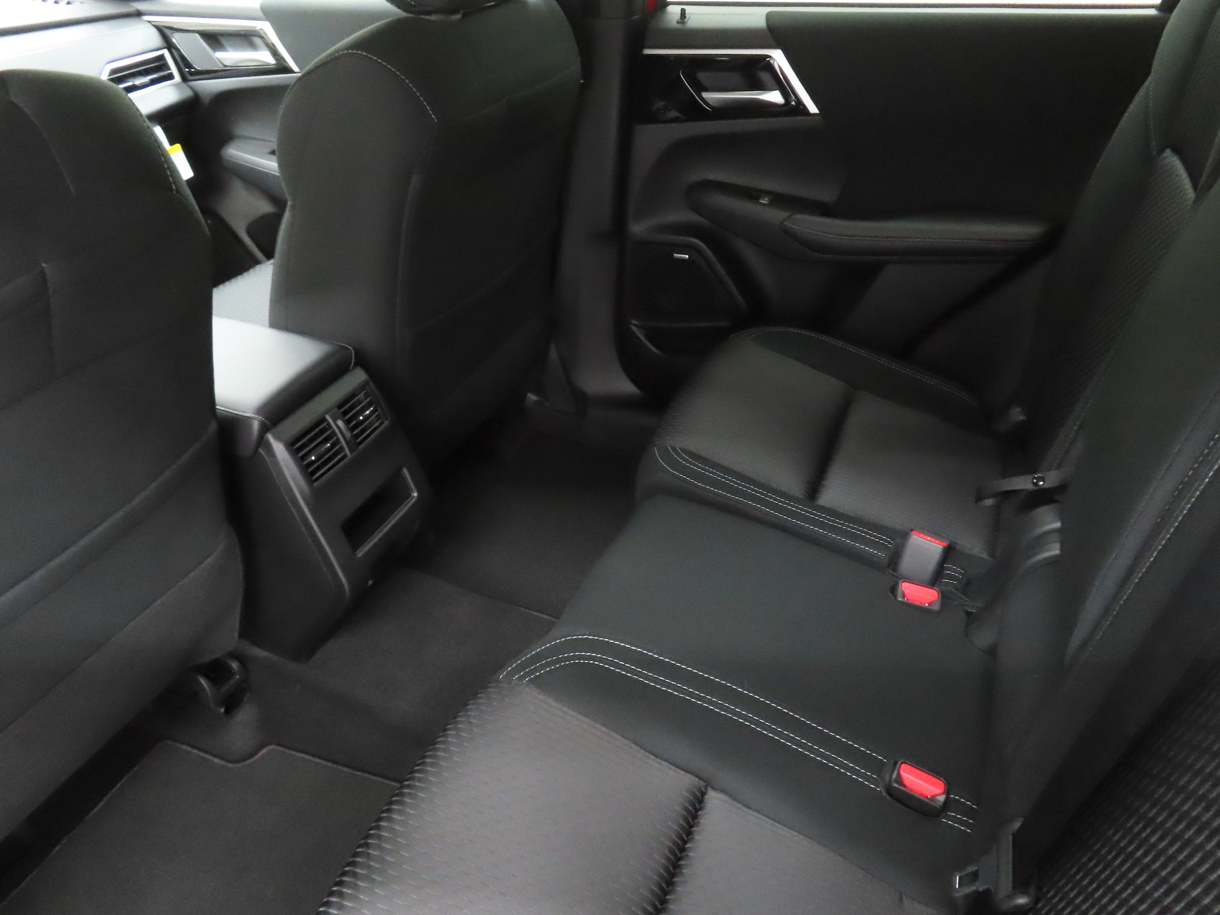 2026 Mitsubishi Outlander ES - Photo 22