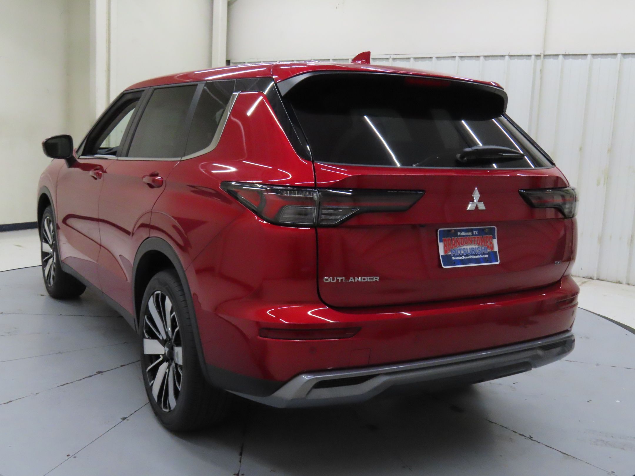 2025 Mitsubishi Outlander SE - Photo 6