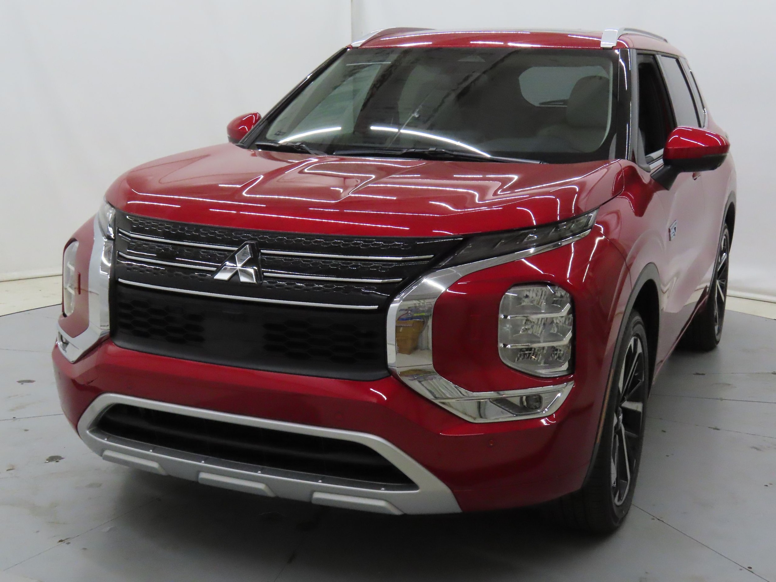 2025 Mitsubishi Outlander Plug-in Hybrid SEL - Photo 8