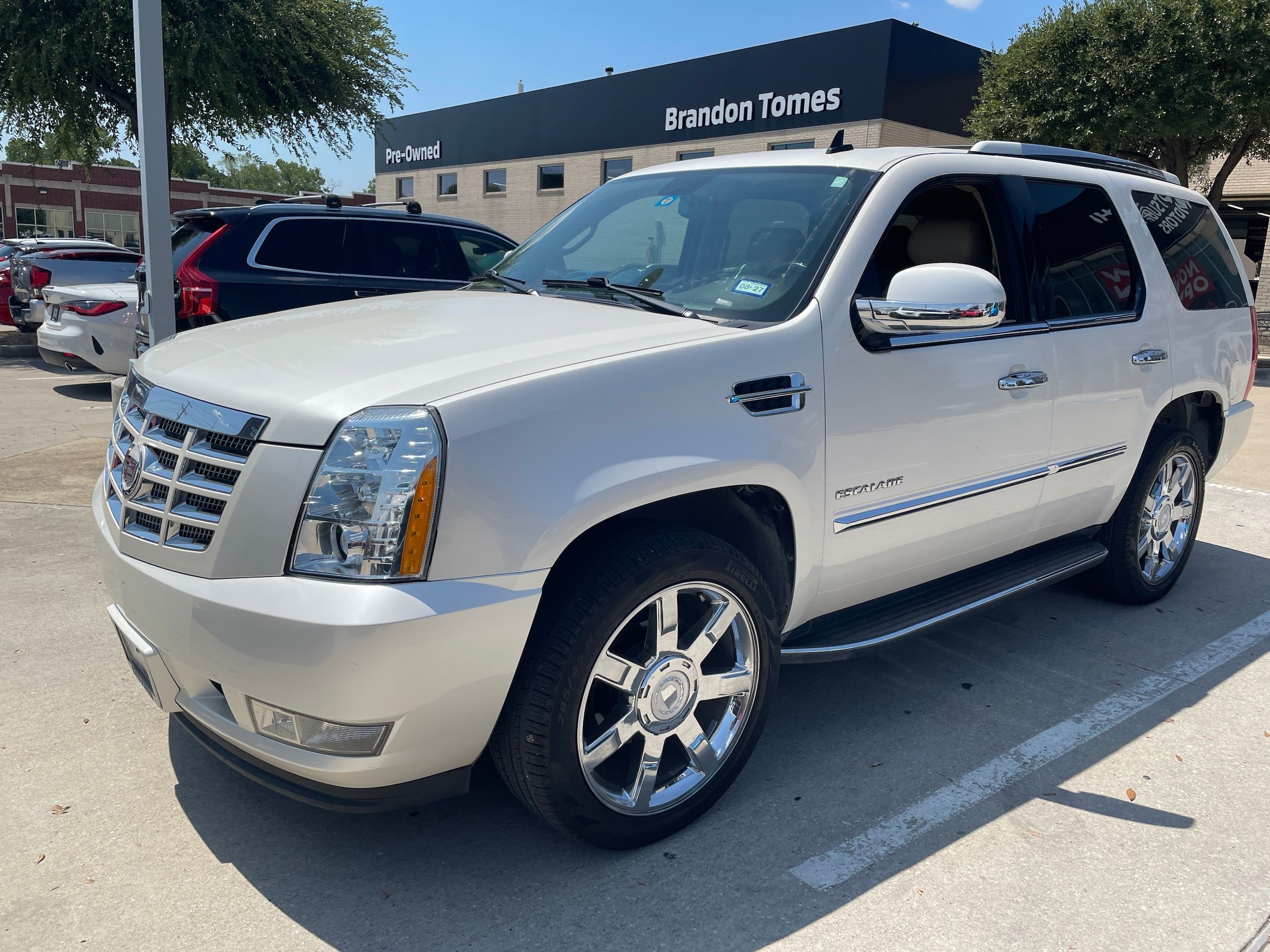 Used 2011 CADILLAC Escalade Base