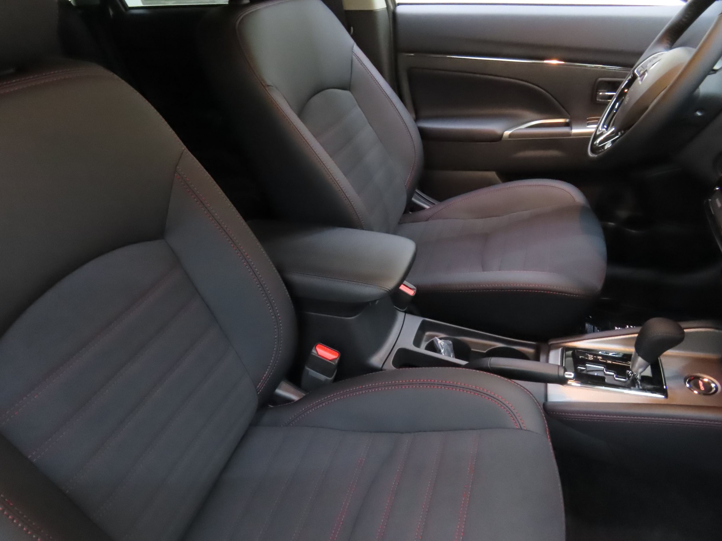 2025 Mitsubishi Outlander Sport SE - Photo 25