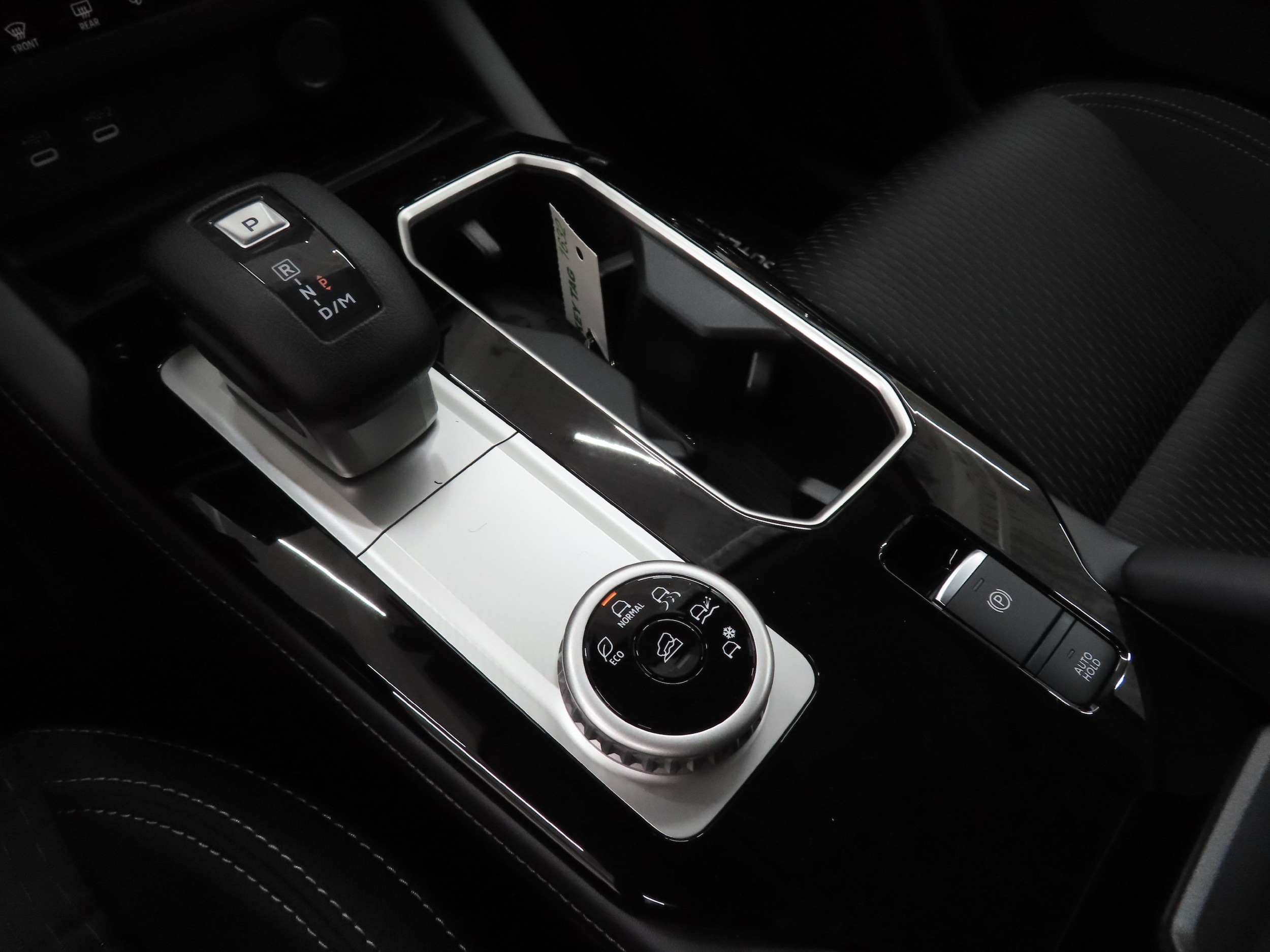 2026 Mitsubishi Outlander ES - Photo 16