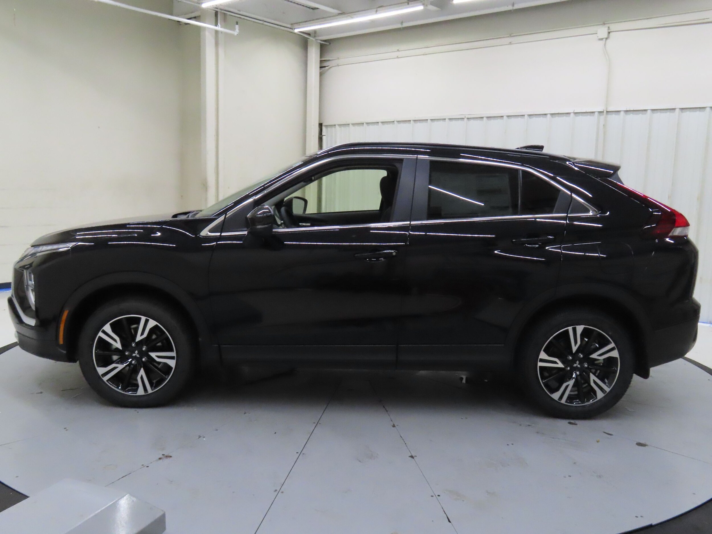 2026 Mitsubishi Eclipse Cross SE - Photo 7