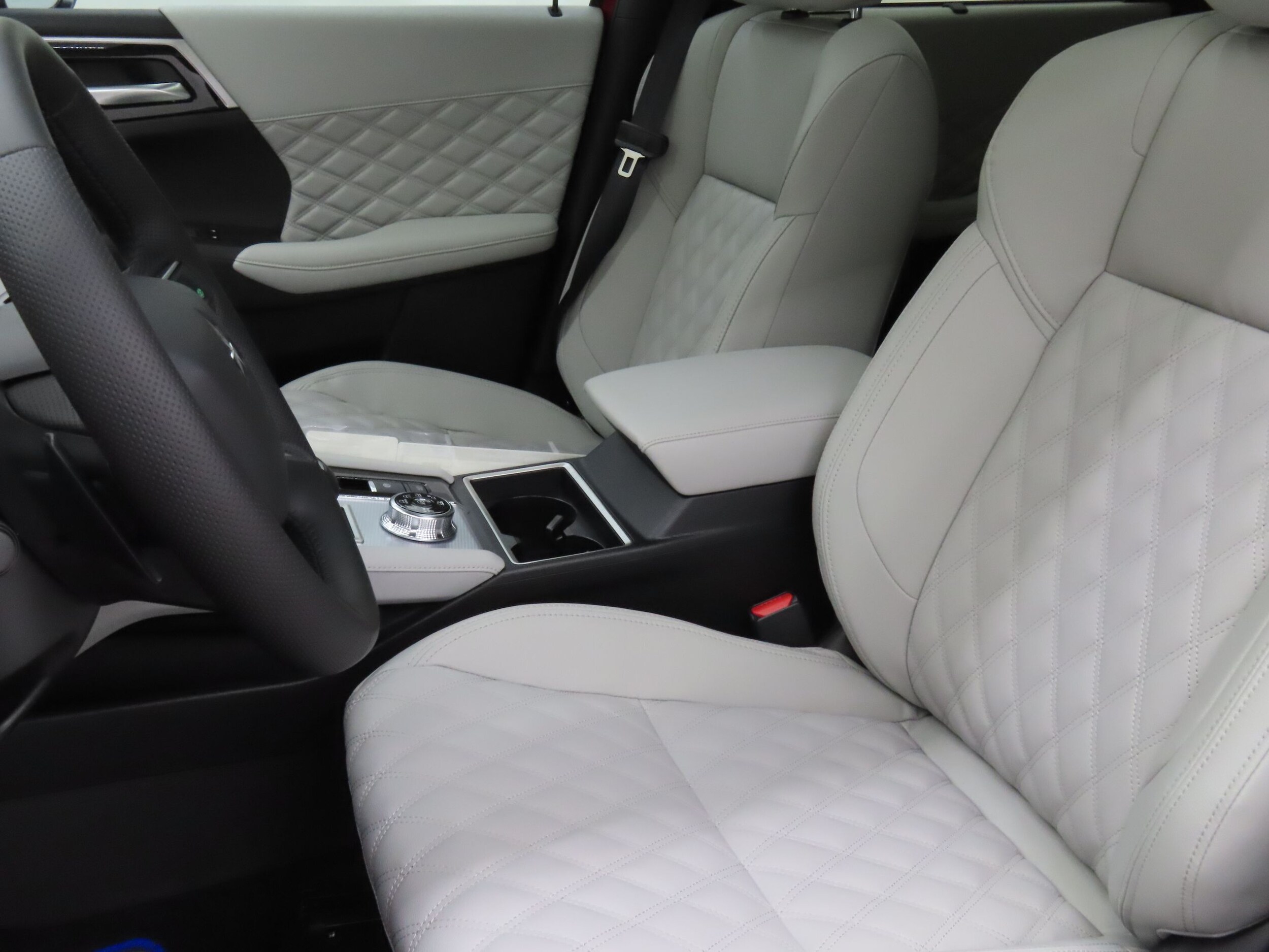 2025 Mitsubishi Outlander Plug-in Hybrid SEL - Photo 11