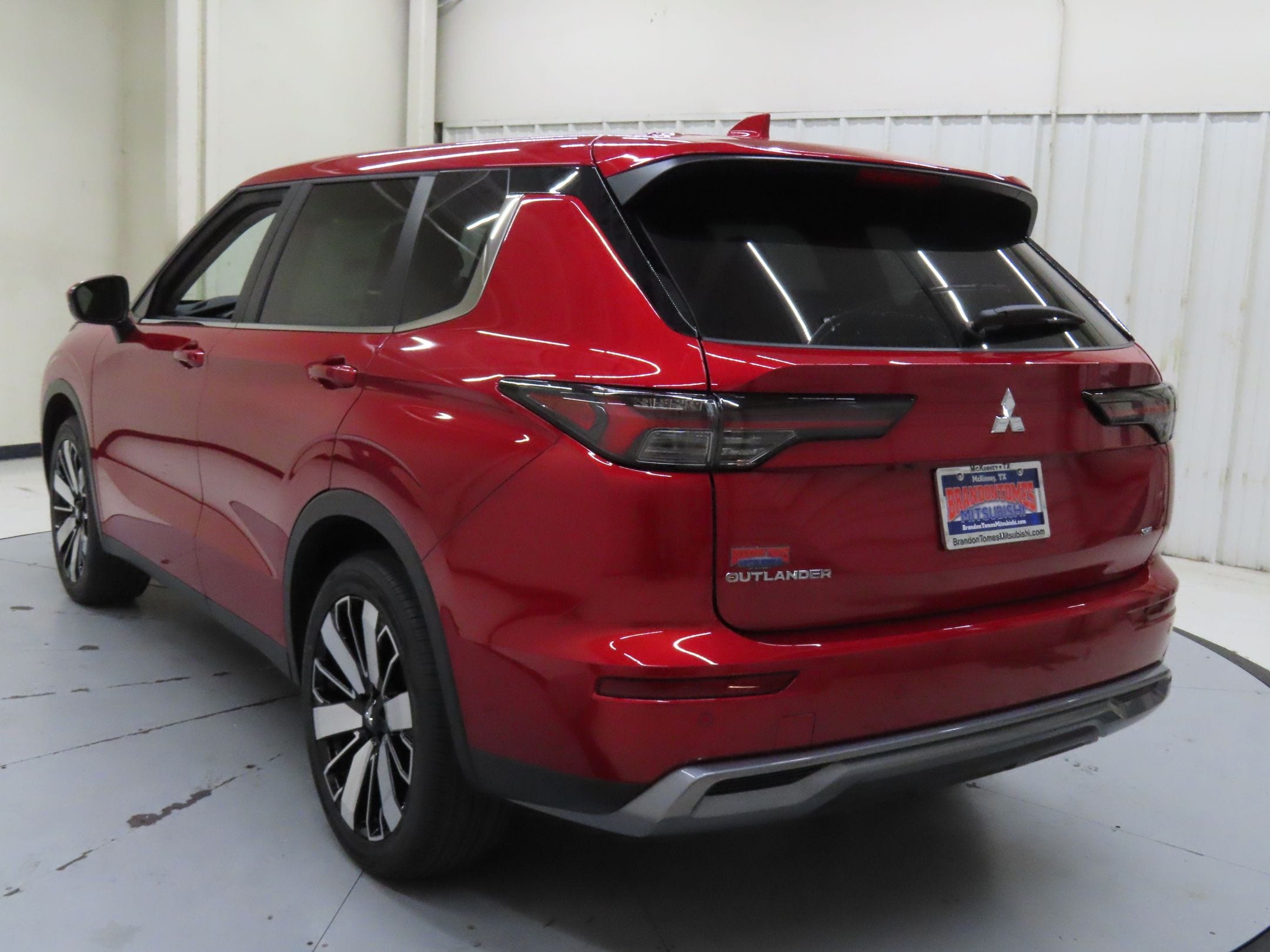2025 Mitsubishi Outlander SE - Photo 6