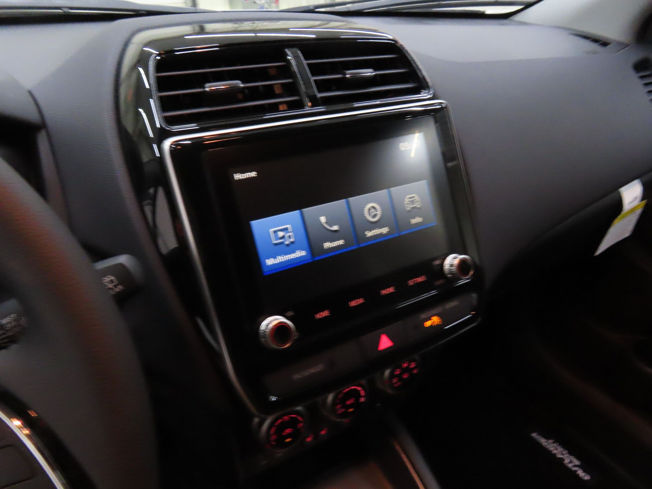 2025 Mitsubishi Outlander Sport SE - Photo 17